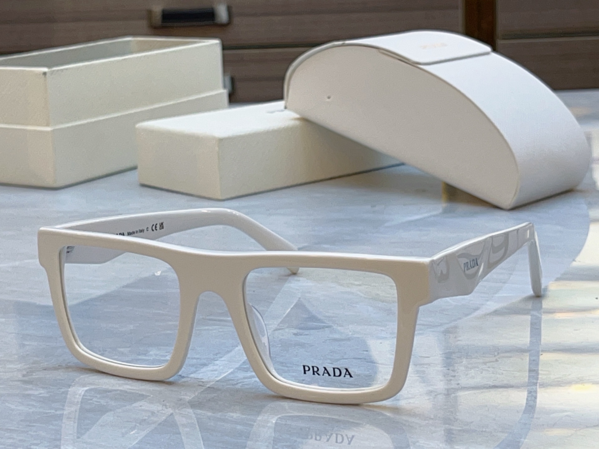 ，【PRAD*】普拉*达新款太阳镜，MODEL：PR C01V，SIZE：52口20-145