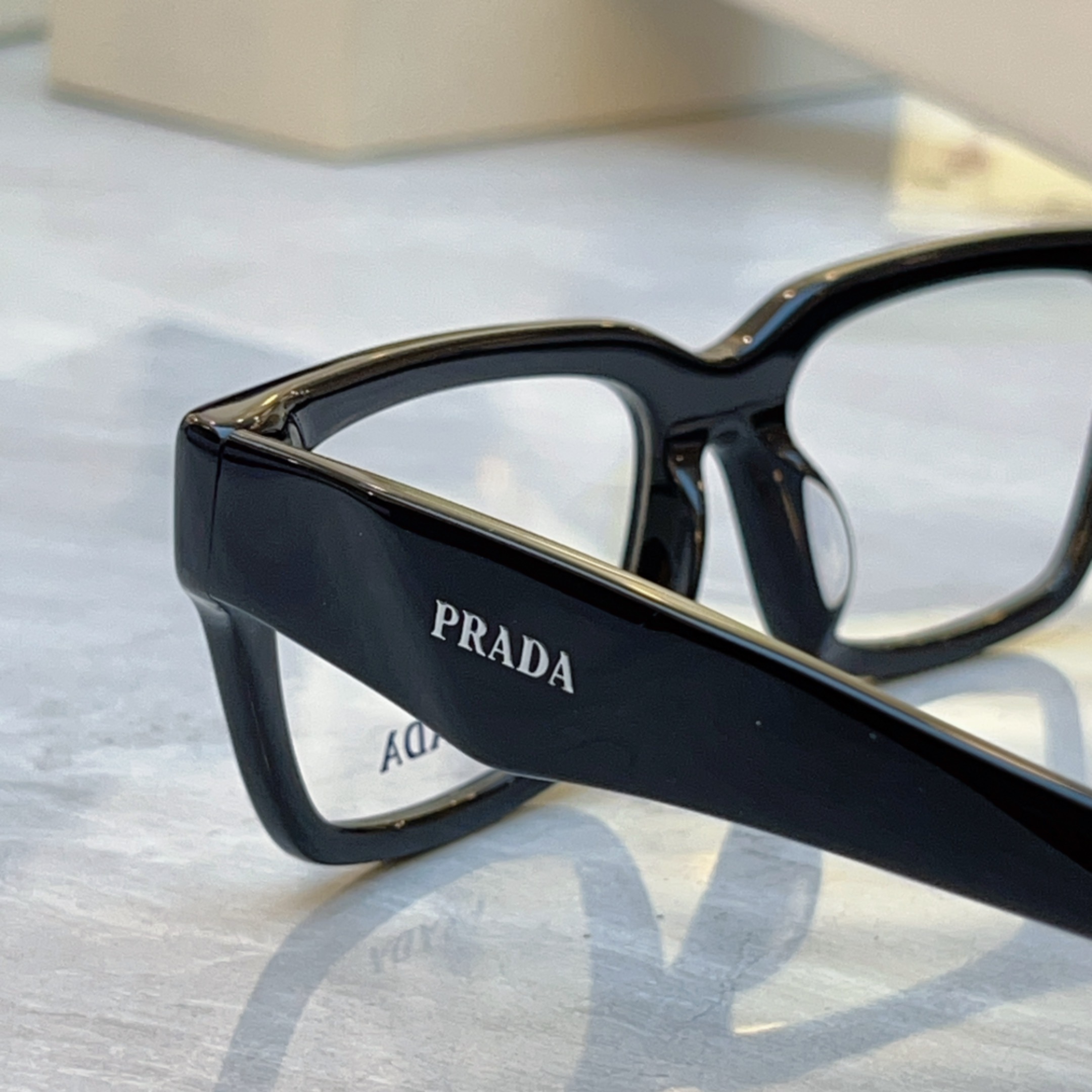 ，【PRAD*】普拉*达新款太阳镜，MODEL：PR C02V，SIZE：54口18-145