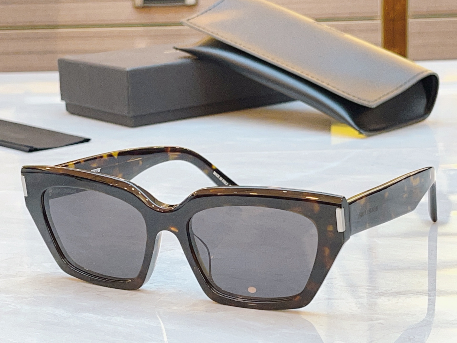 ，【SAINT LAUREN*】圣罗*兰新款太阳镜，MODEL：SL 826，SIZE：55口18-14