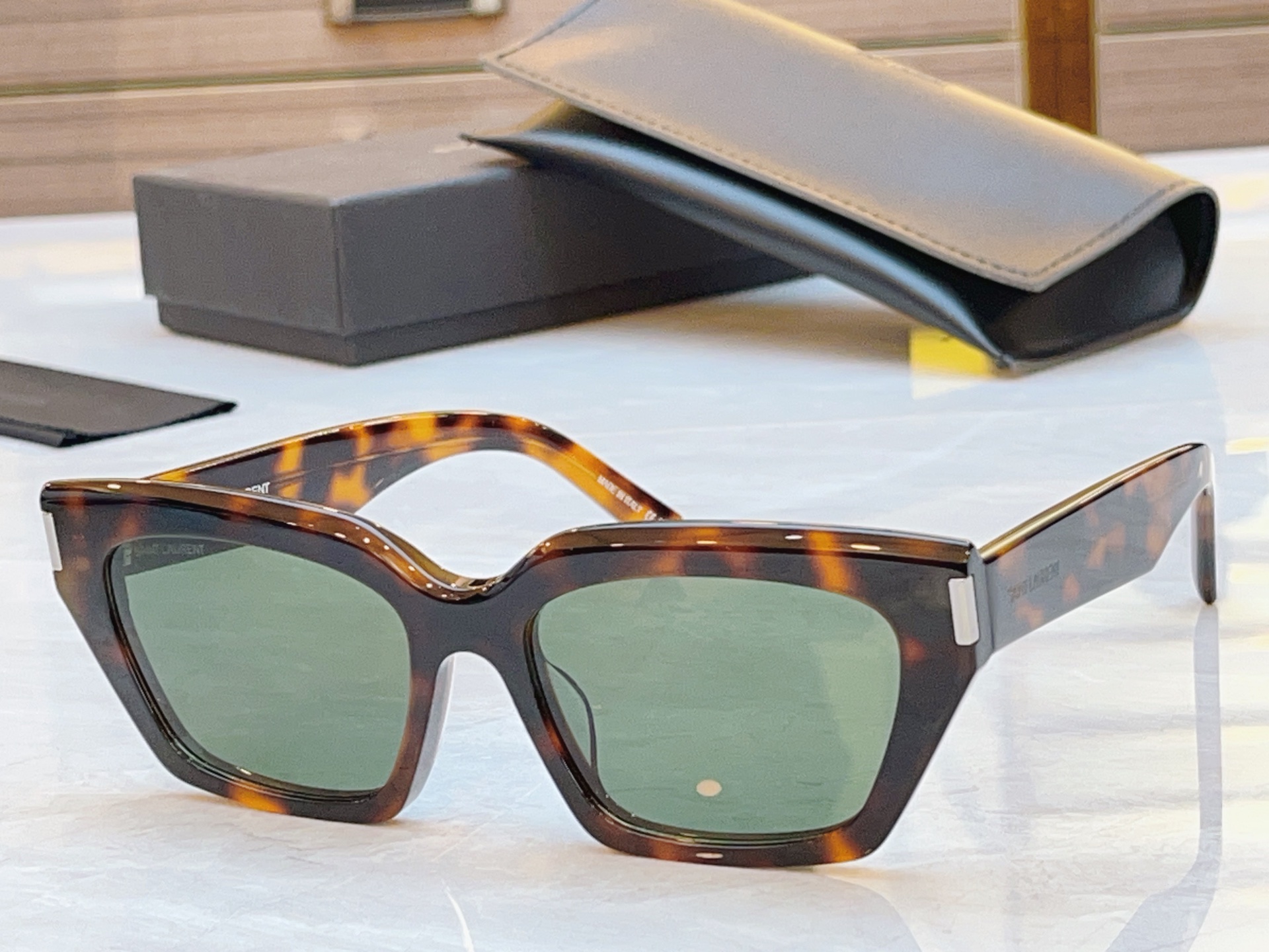 ，【SAINT LAUREN*】圣罗*兰新款太阳镜，MODEL：SL 826，SIZE：55口18-14