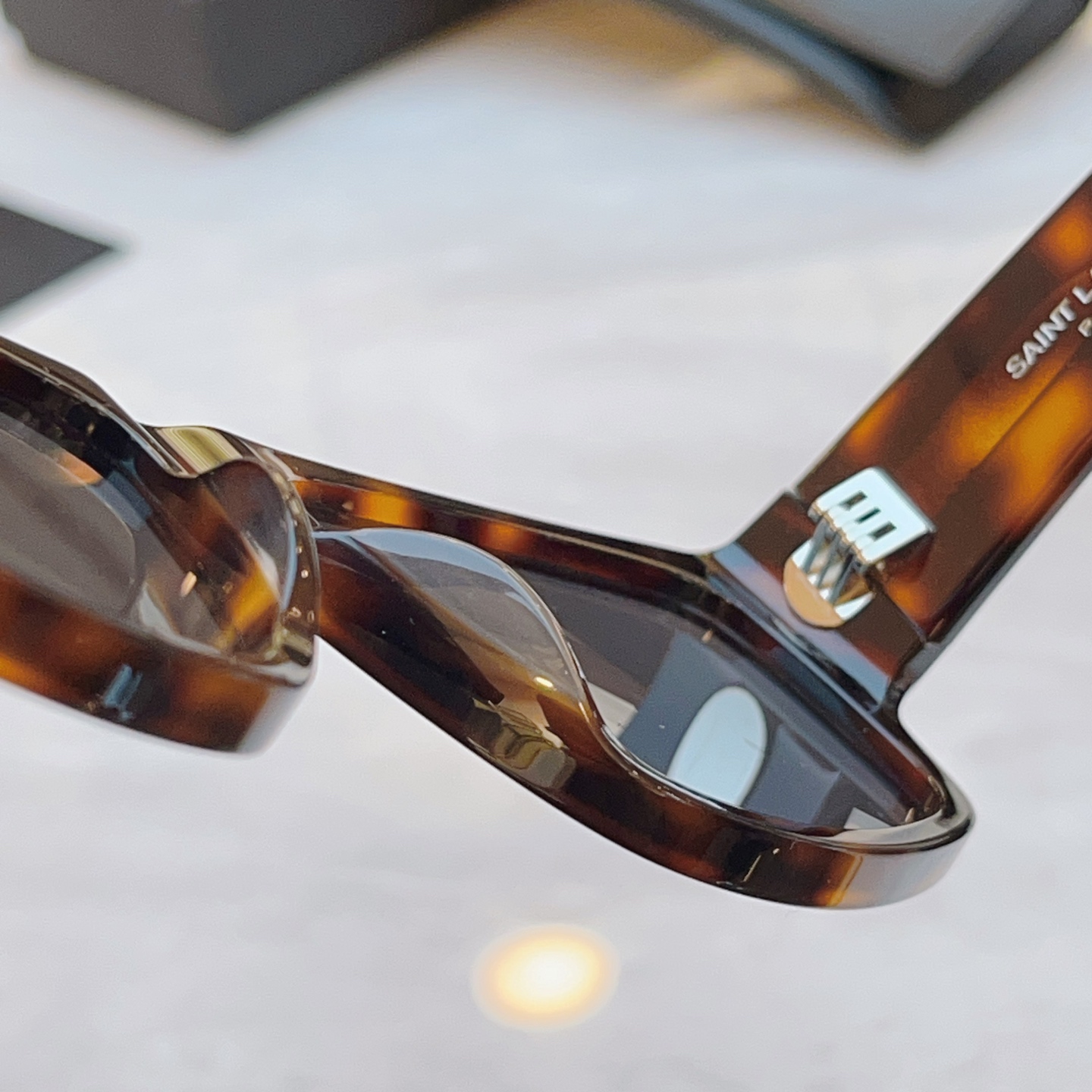 ，【SAINT LAUREN*】圣罗*兰新款太阳镜，MODEL：SL 689，SIZE：59口15-14