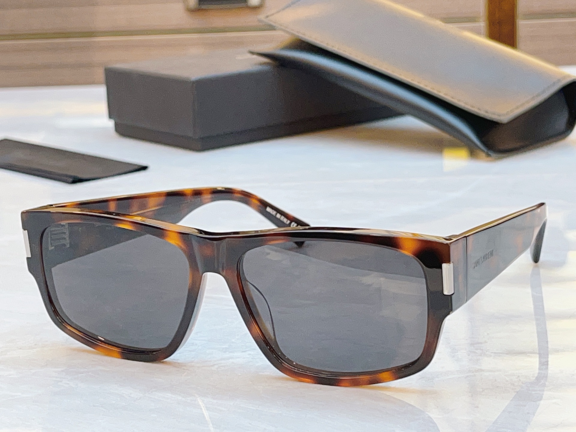 ，【SAINT LAUREN*】圣罗*兰新款太阳镜，MODEL：SL 689，SIZE：59口15-14