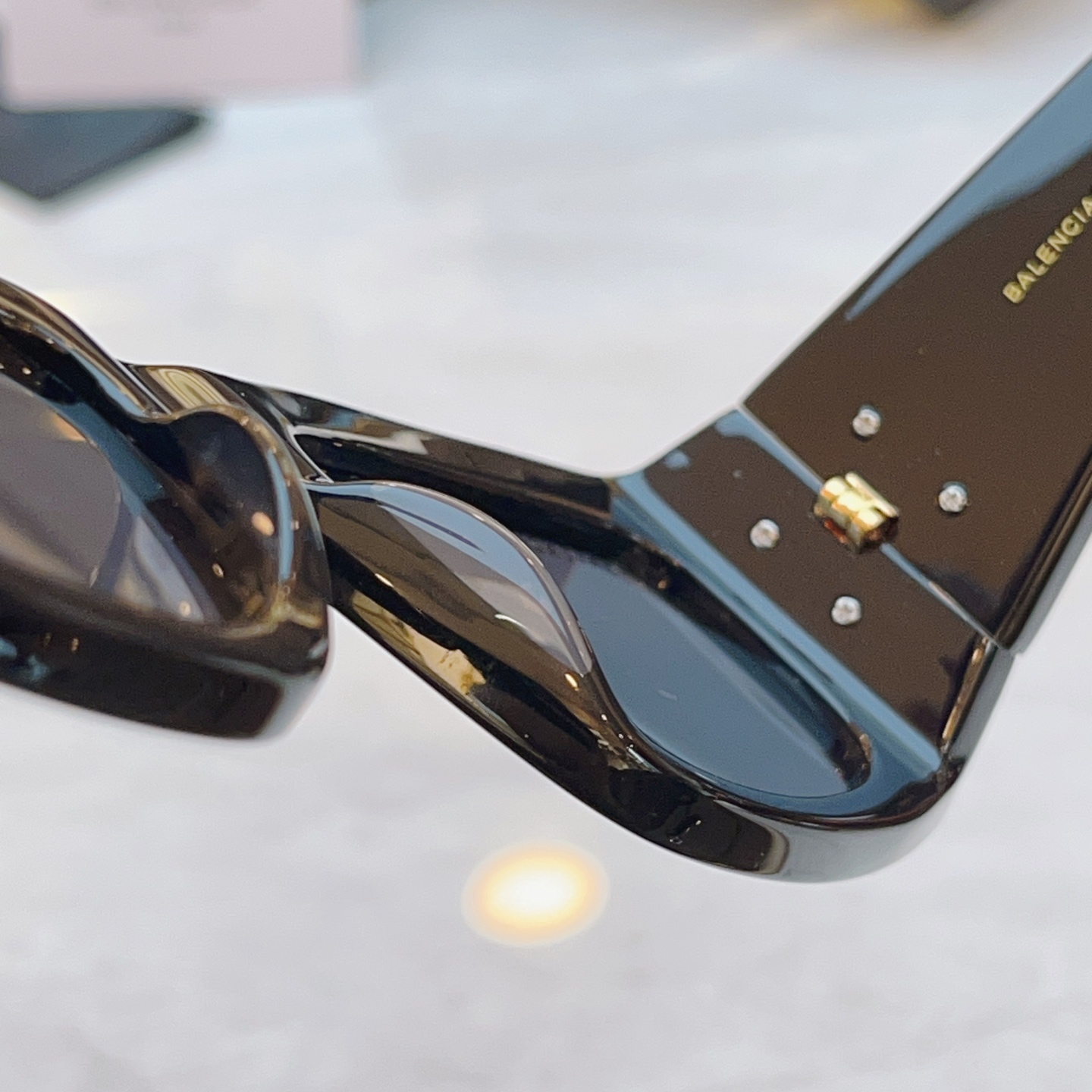 ，【BALENCIAG*】巴黎*世家新款太阳镜，MODEL：BB，SIZE：57口22-140