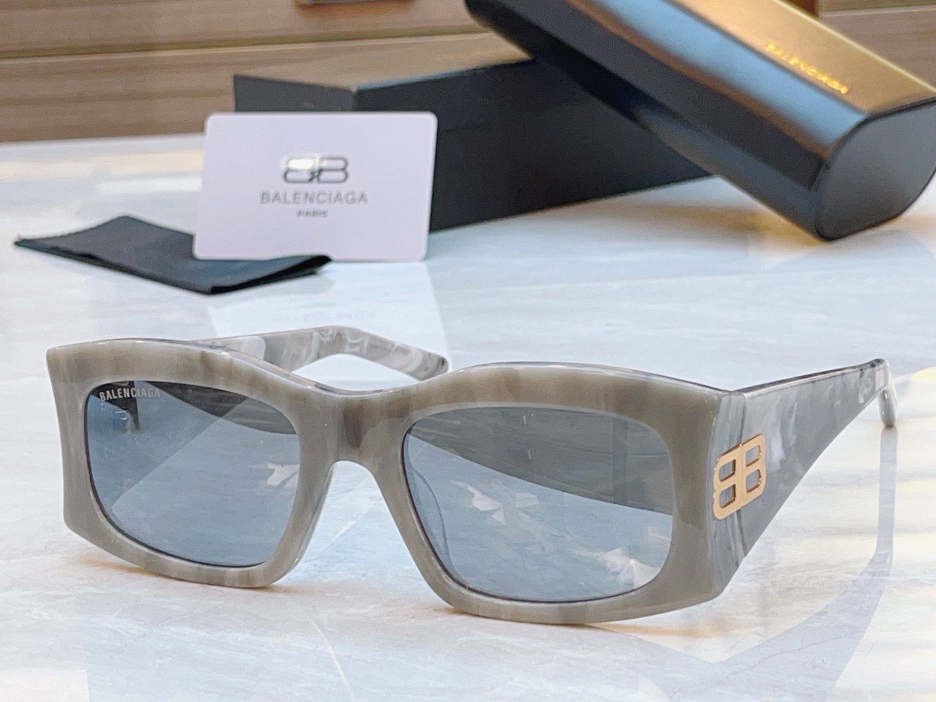 ，【BALENCIAG*】巴黎*世家新款太阳镜，MODEL：BB，SIZE：57口22-140