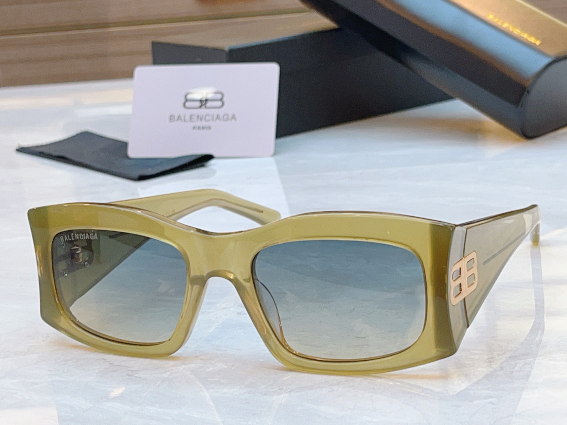 ，【BALENCIAG*】巴黎*世家新款太阳镜，MODEL：BB，SIZE：57口22-140