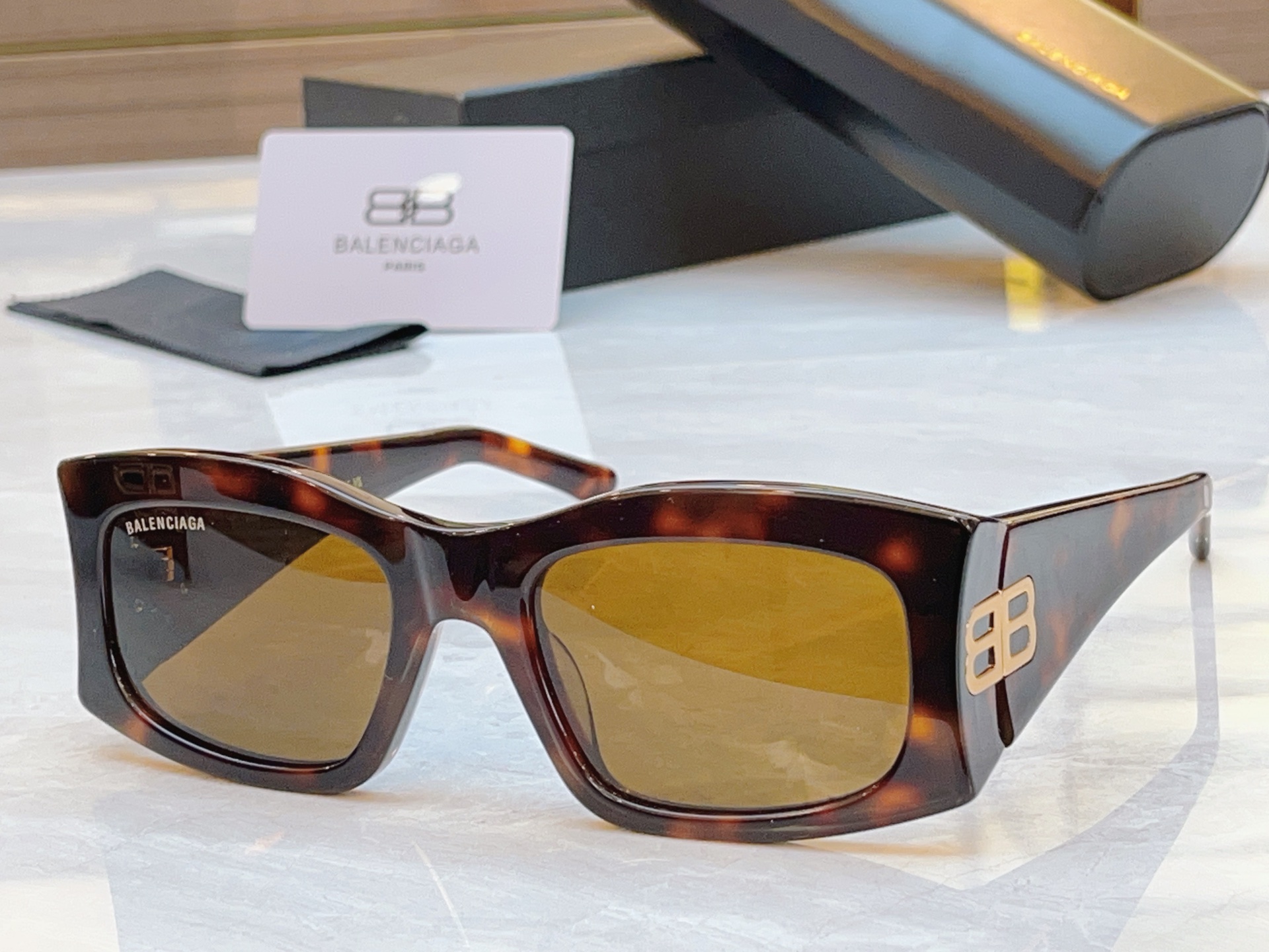，【BALENCIAG*】巴黎*世家新款太阳镜，MODEL：BB，SIZE：57口22-140