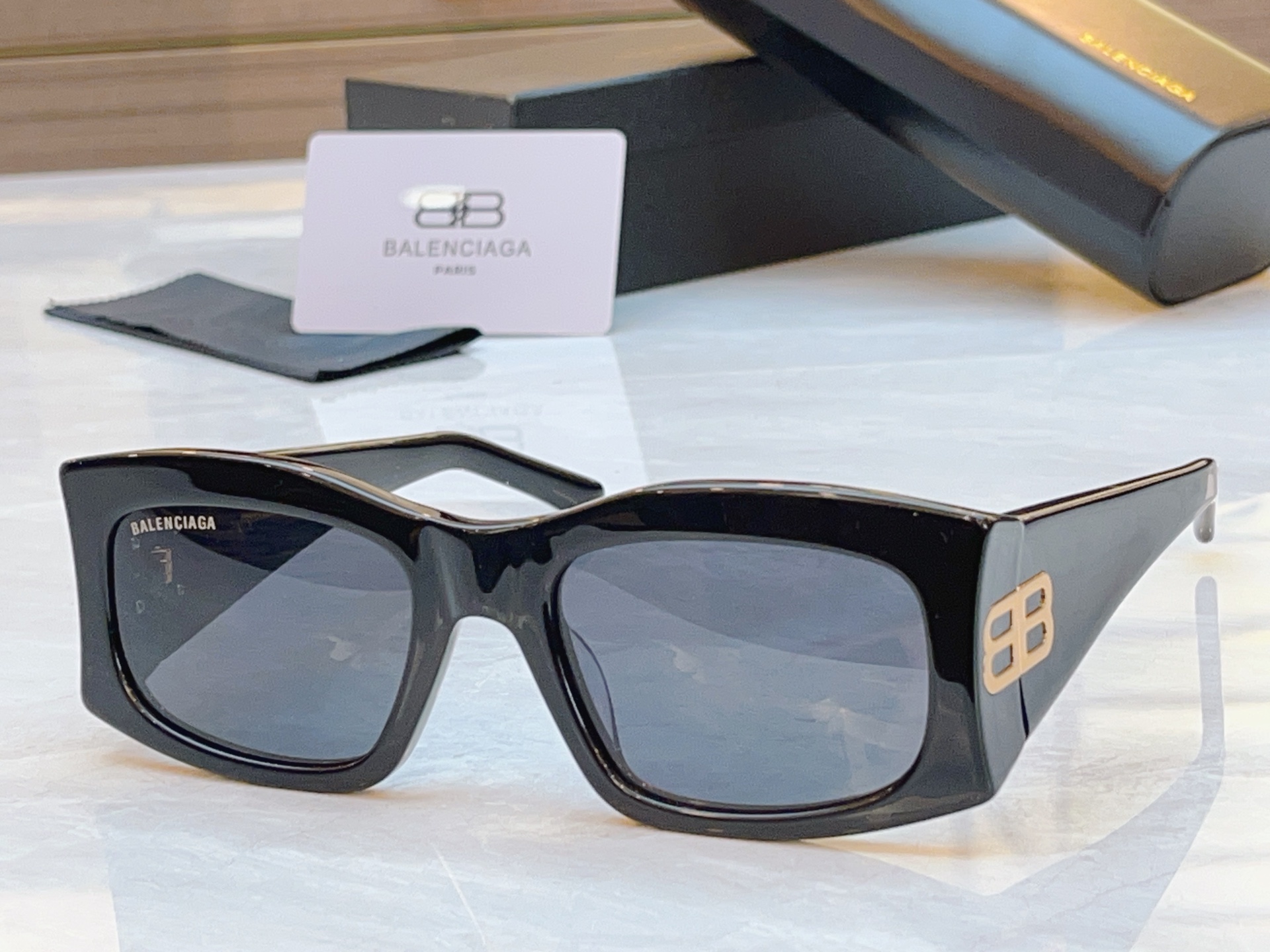 ，【BALENCIAG*】巴黎*世家新款太阳镜，MODEL：BB，SIZE：57口22-140