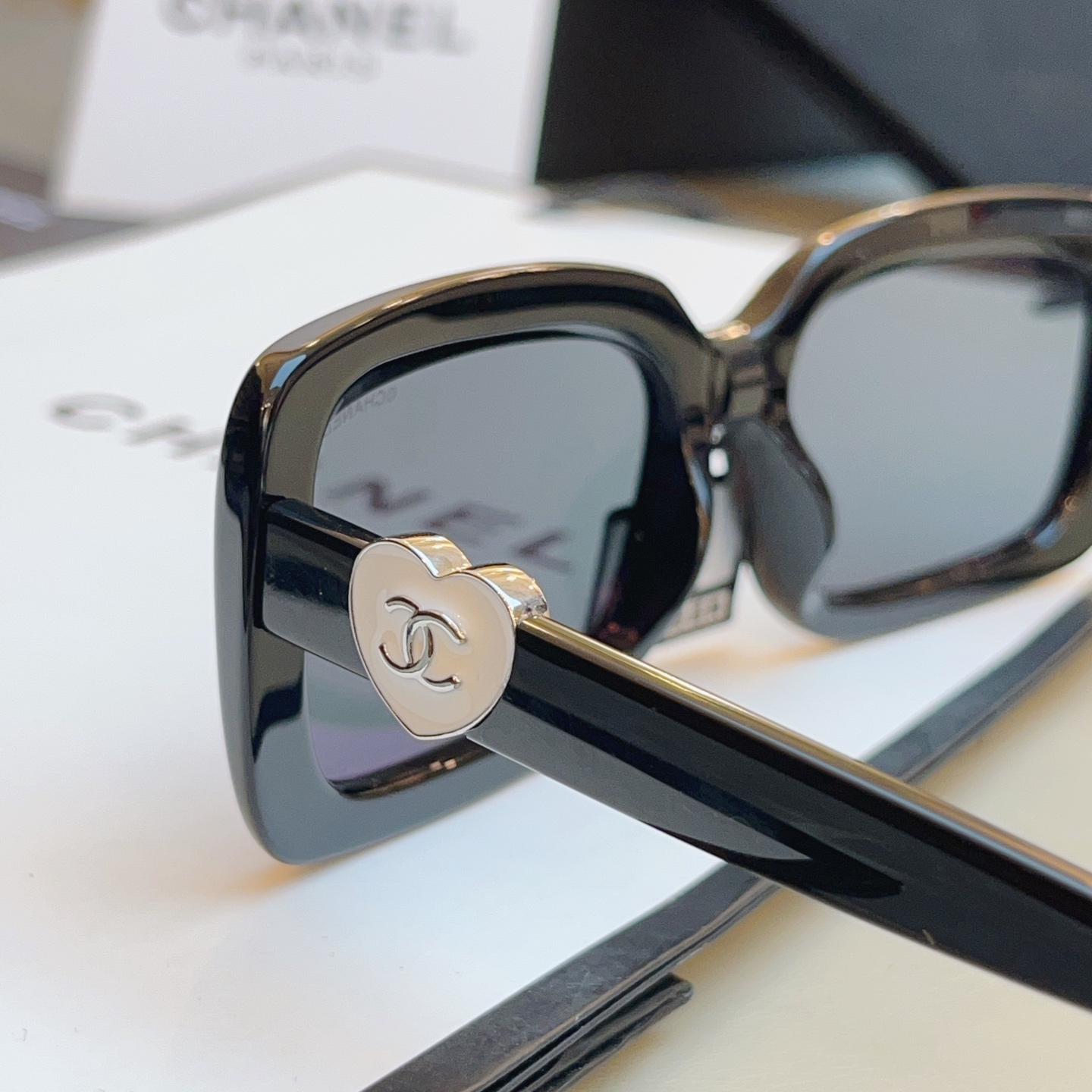 ，【CHANE*】香奈*儿新款太阳镜🕶️ 高版本✨，MODEL：CH5520-A，SIZE：56口17-