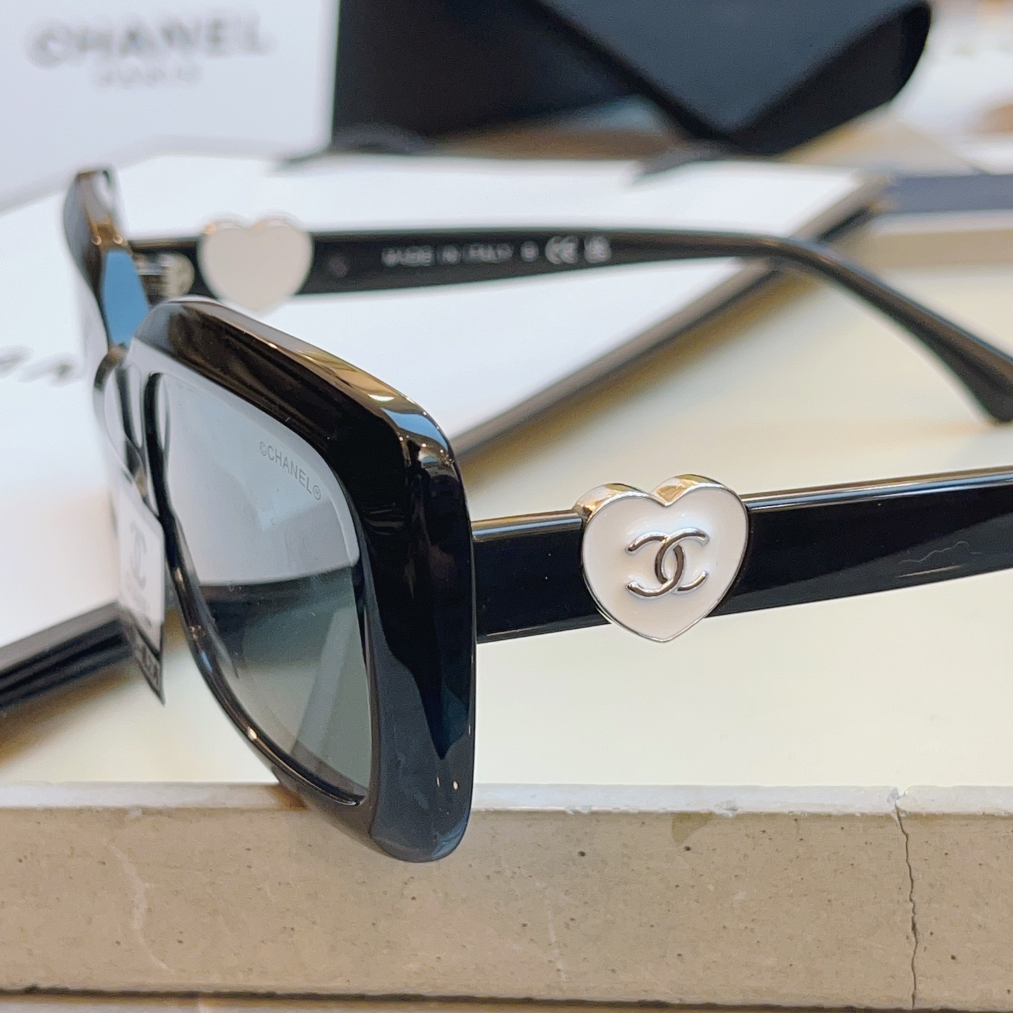 ，【CHANE*】香奈*儿新款太阳镜🕶️ 高版本✨，MODEL：CH5520-A，SIZE：56口17-