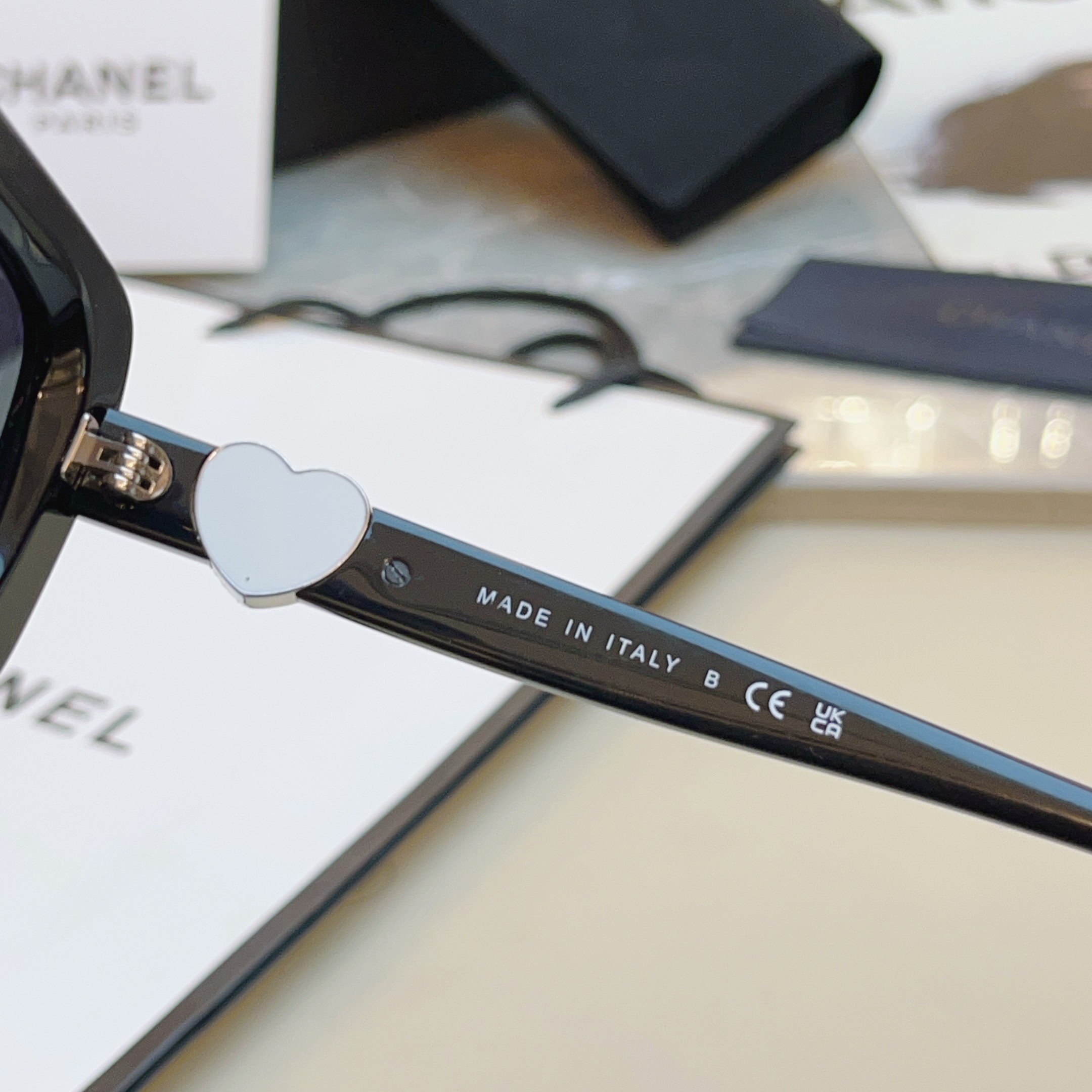 ，【CHANE*】香奈*儿新款太阳镜🕶️ 高版本✨，MODEL：CH5520-A，SIZE：56口17-