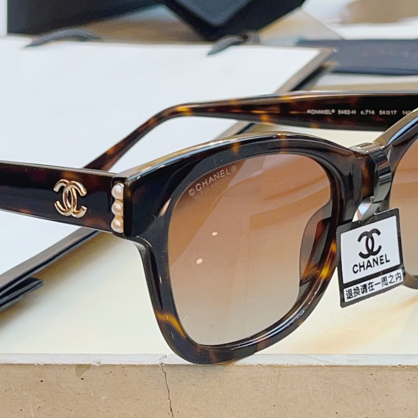 ，【CHANE*】香奈*儿新款太阳镜🕶️ 高版本✨，MODEL：CH5482-H，SIZE：54口17-
