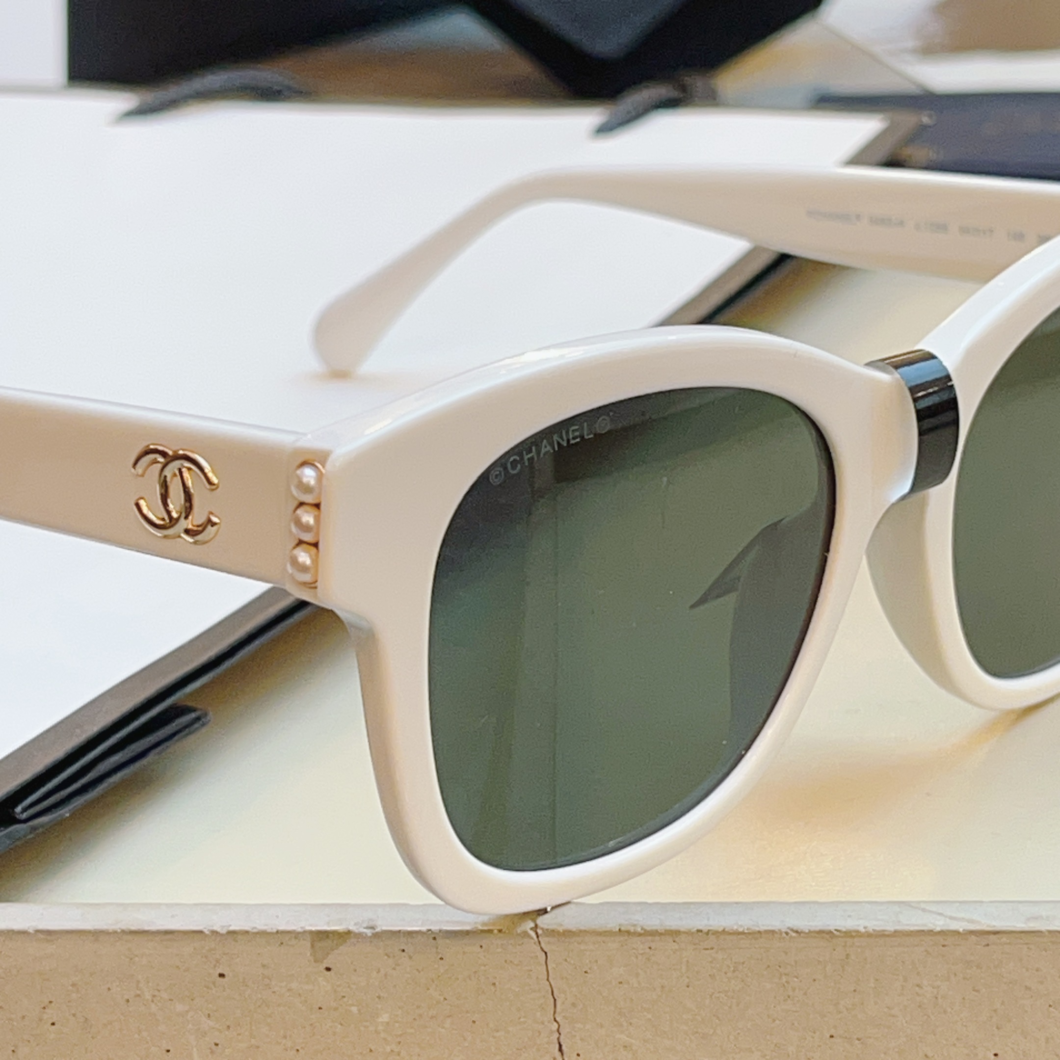 ，【CHANE*】香奈*儿新款太阳镜🕶️ 高版本✨，MODEL：CH5482-H，SIZE：54口17-
