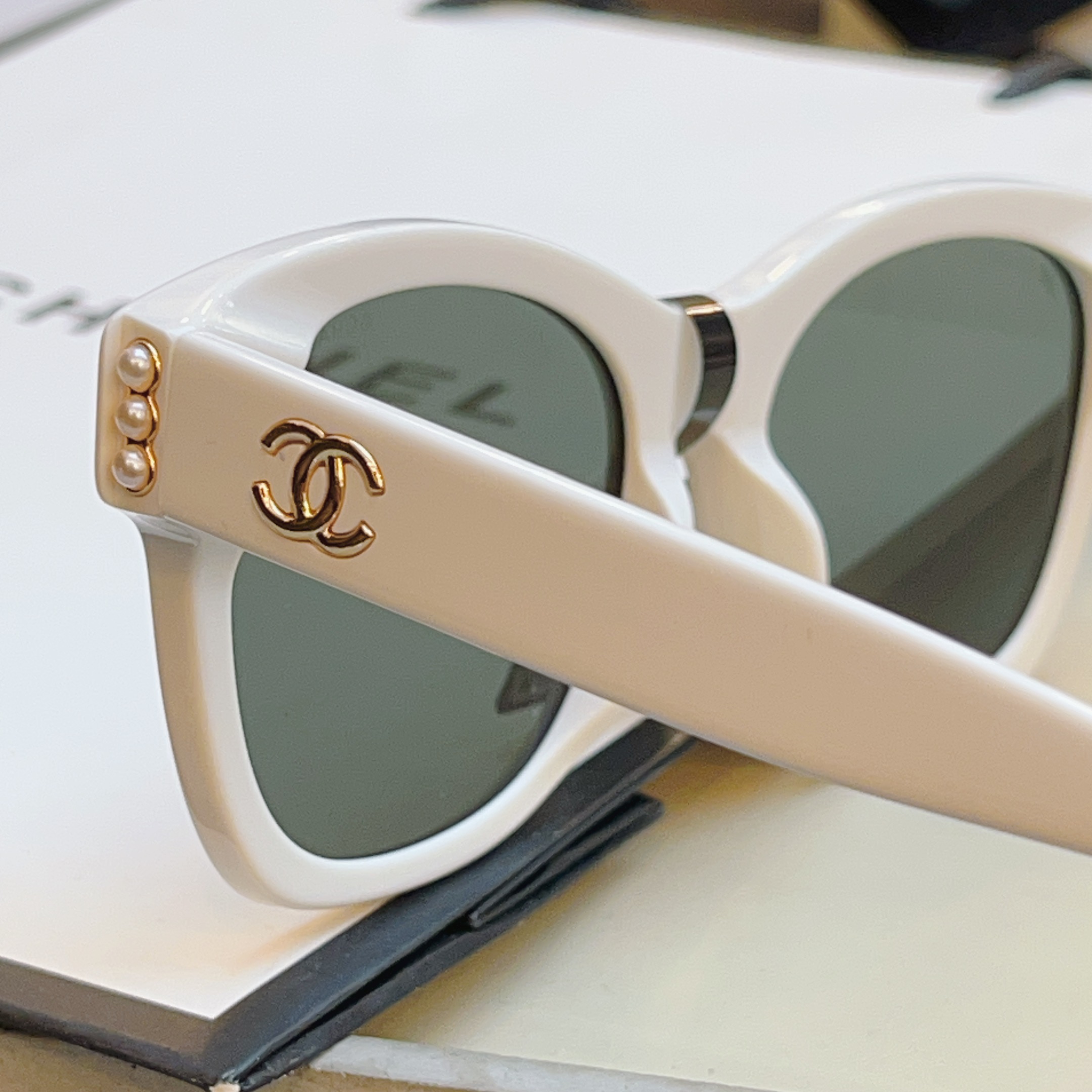 ，【CHANE*】香奈*儿新款太阳镜🕶️ 高版本✨，MODEL：CH5482-H，SIZE：54口17-