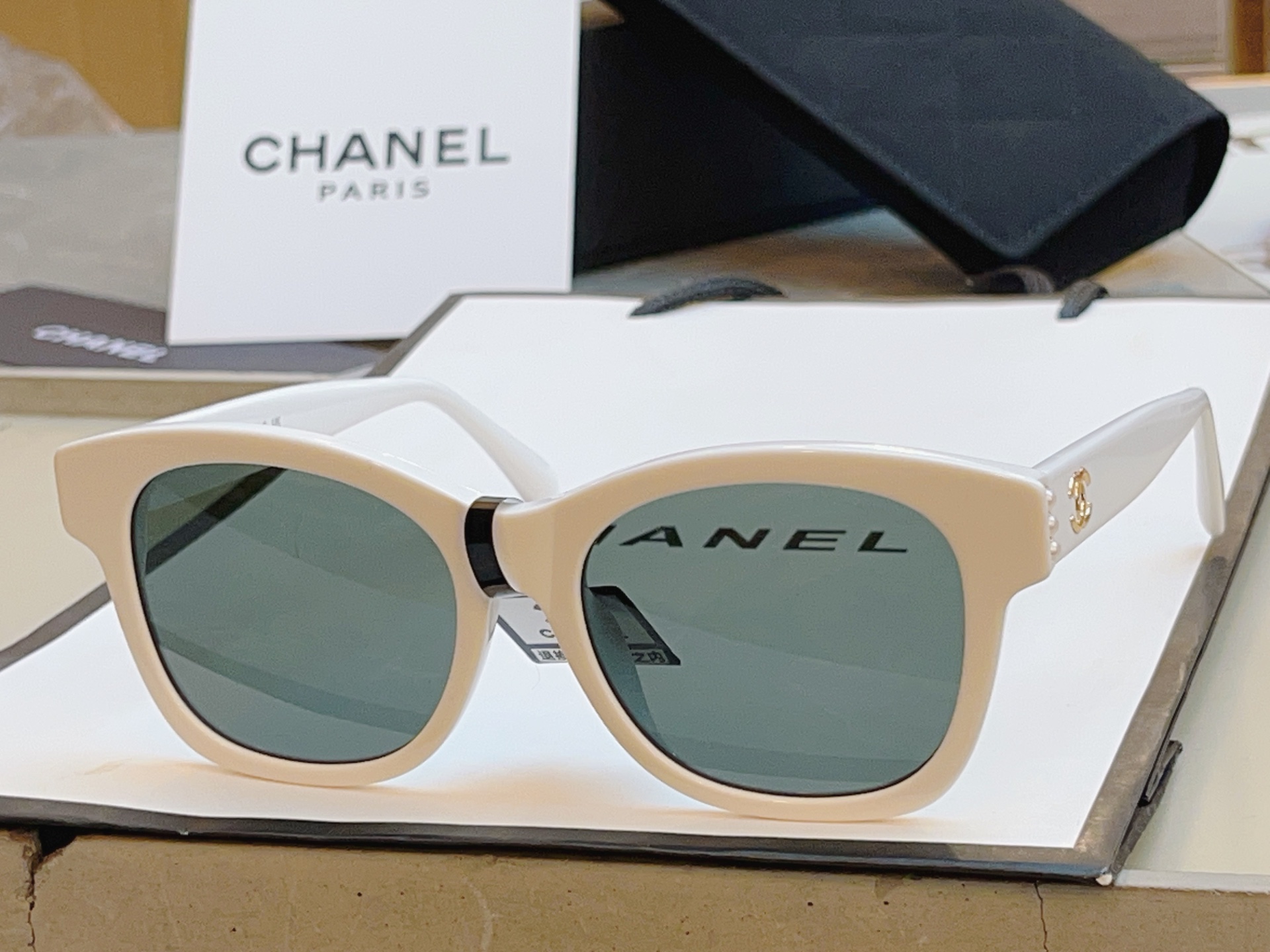 ，【CHANE*】香奈*儿新款太阳镜🕶️ 高版本✨，MODEL：CH5482-H，SIZE：54口17-