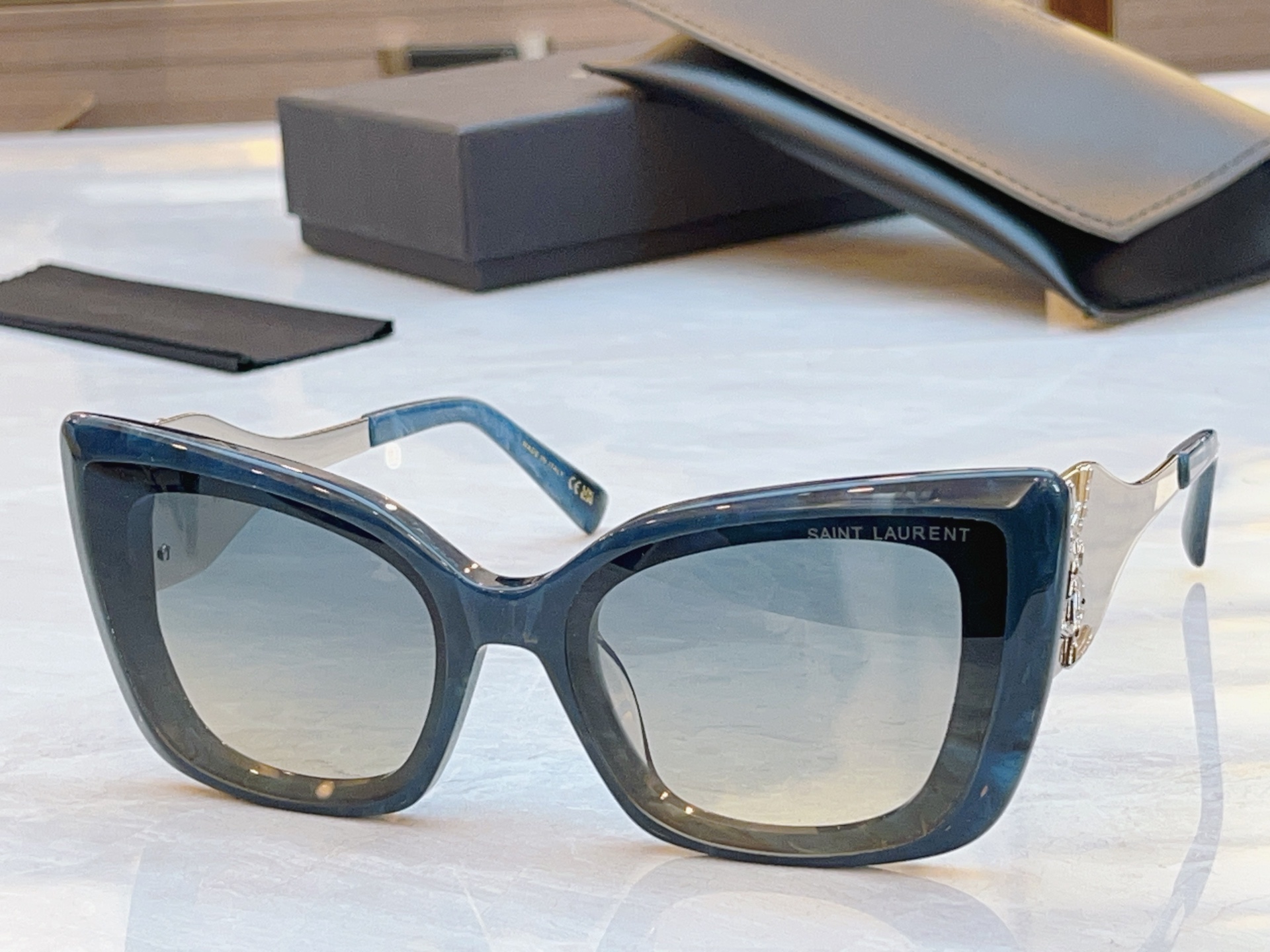 ，【SAINT LAUREN*】圣罗*兰新款太阳镜，MODEL：SL M1725L，SIZE：51口23