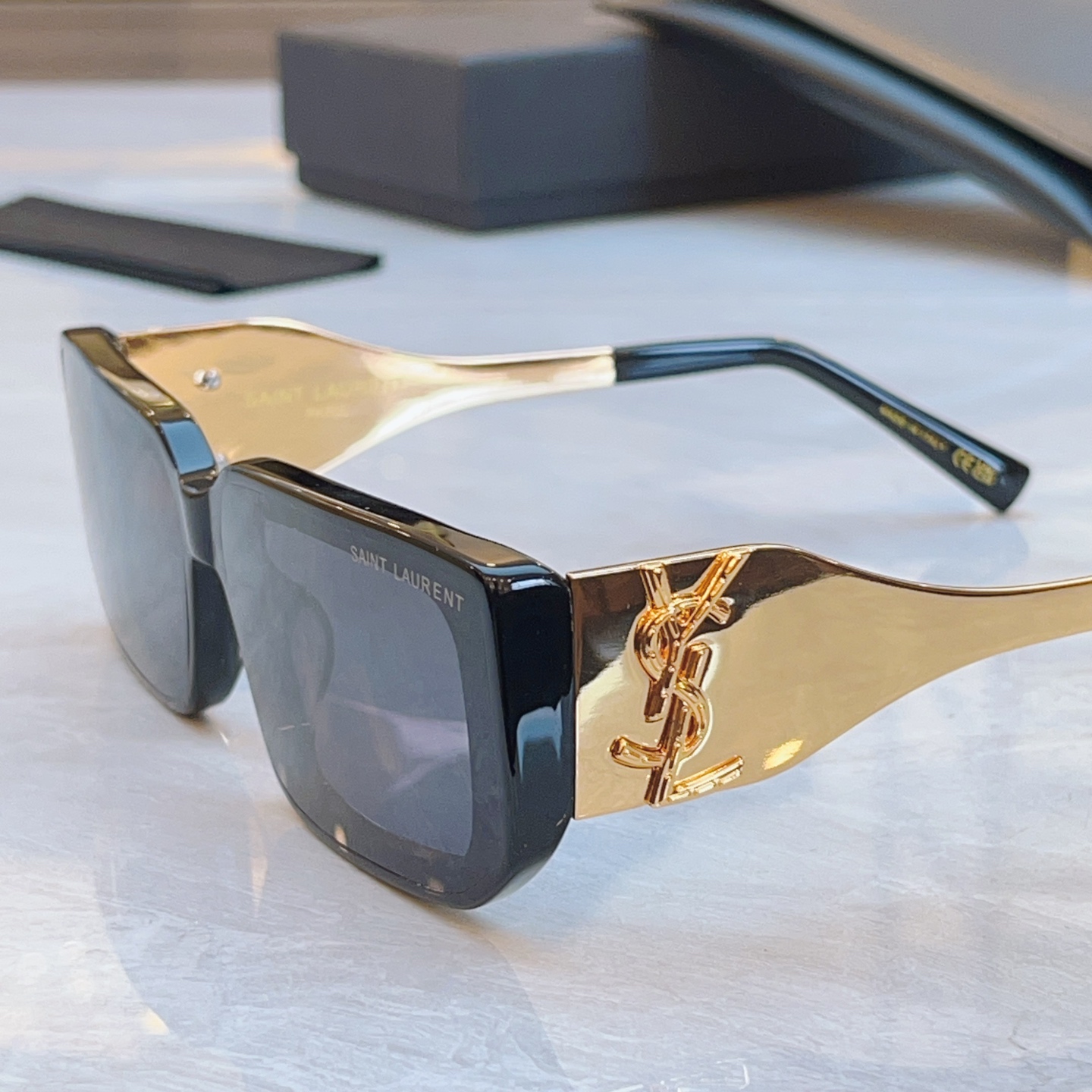 ，【SAINT LAUREN*】圣罗*兰新款太阳镜，MODEL：SL M1726L，SIZE：52口22