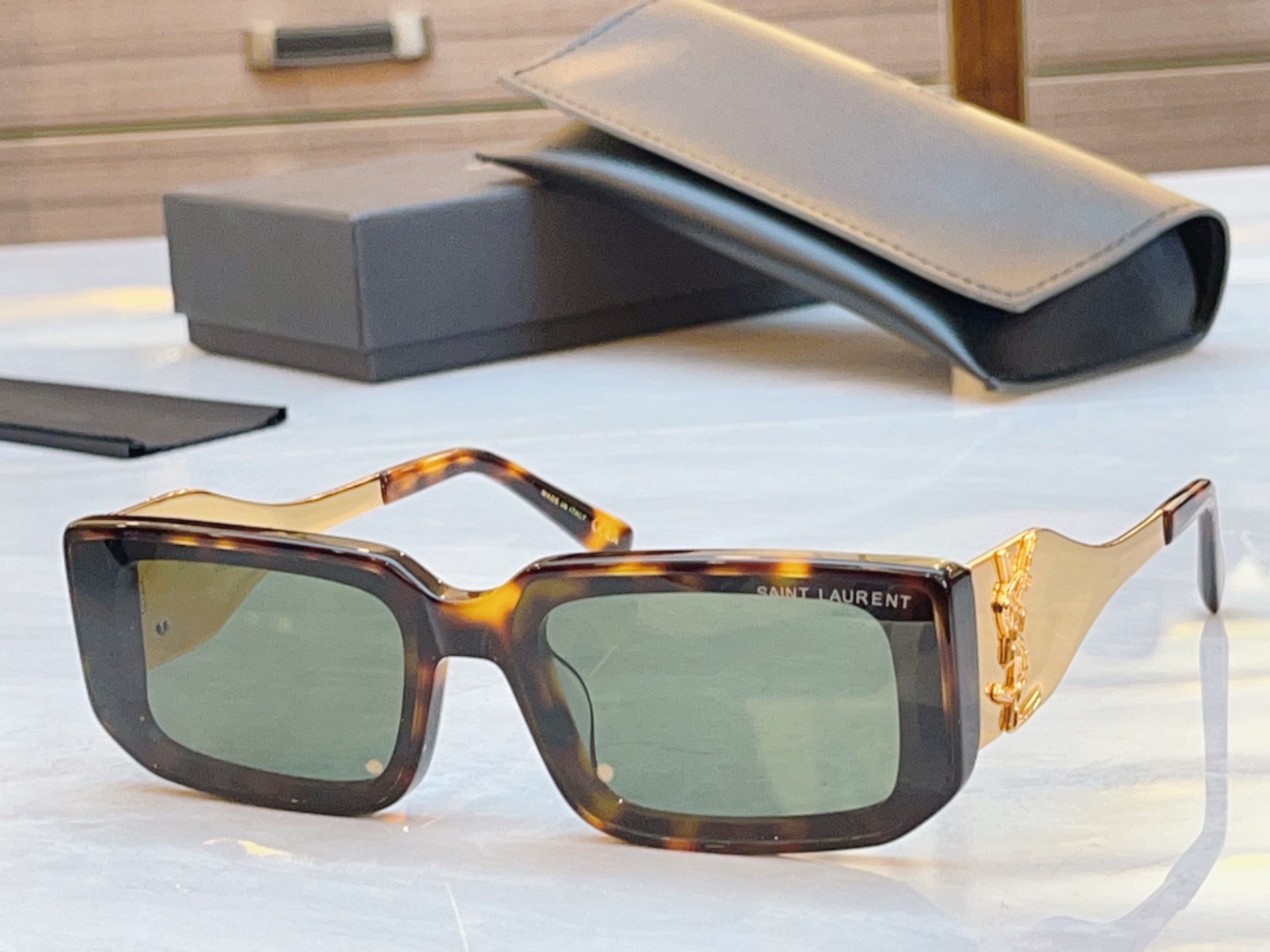 ，【SAINT LAUREN*】圣罗*兰新款太阳镜，MODEL：SL M1726L，SIZE：52口22