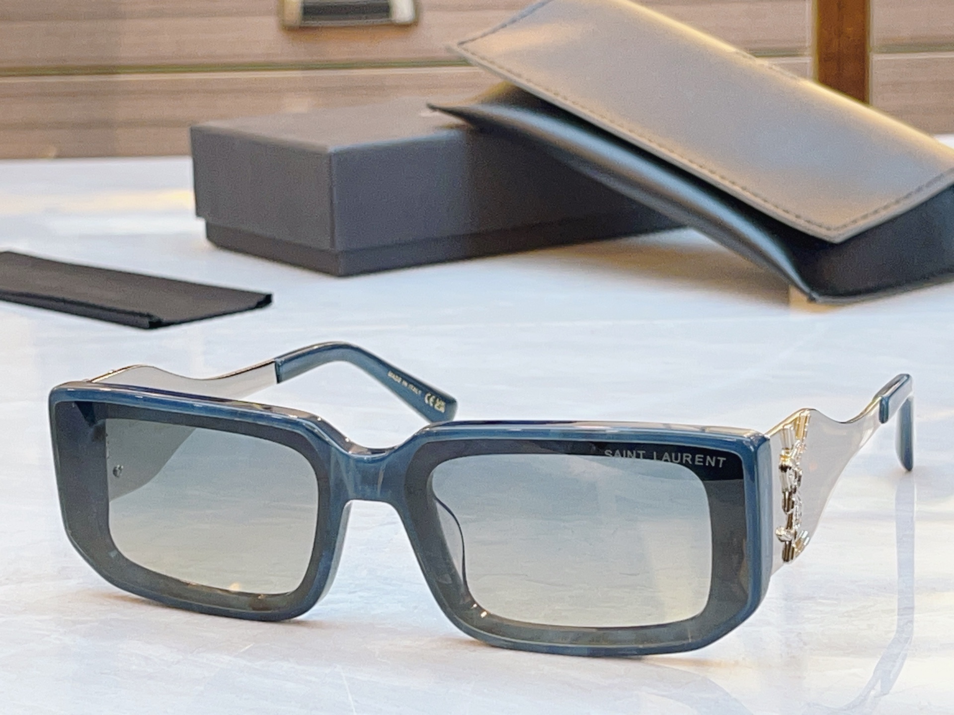 ，【SAINT LAUREN*】圣罗*兰新款太阳镜，MODEL：SL M1726L，SIZE：52口22