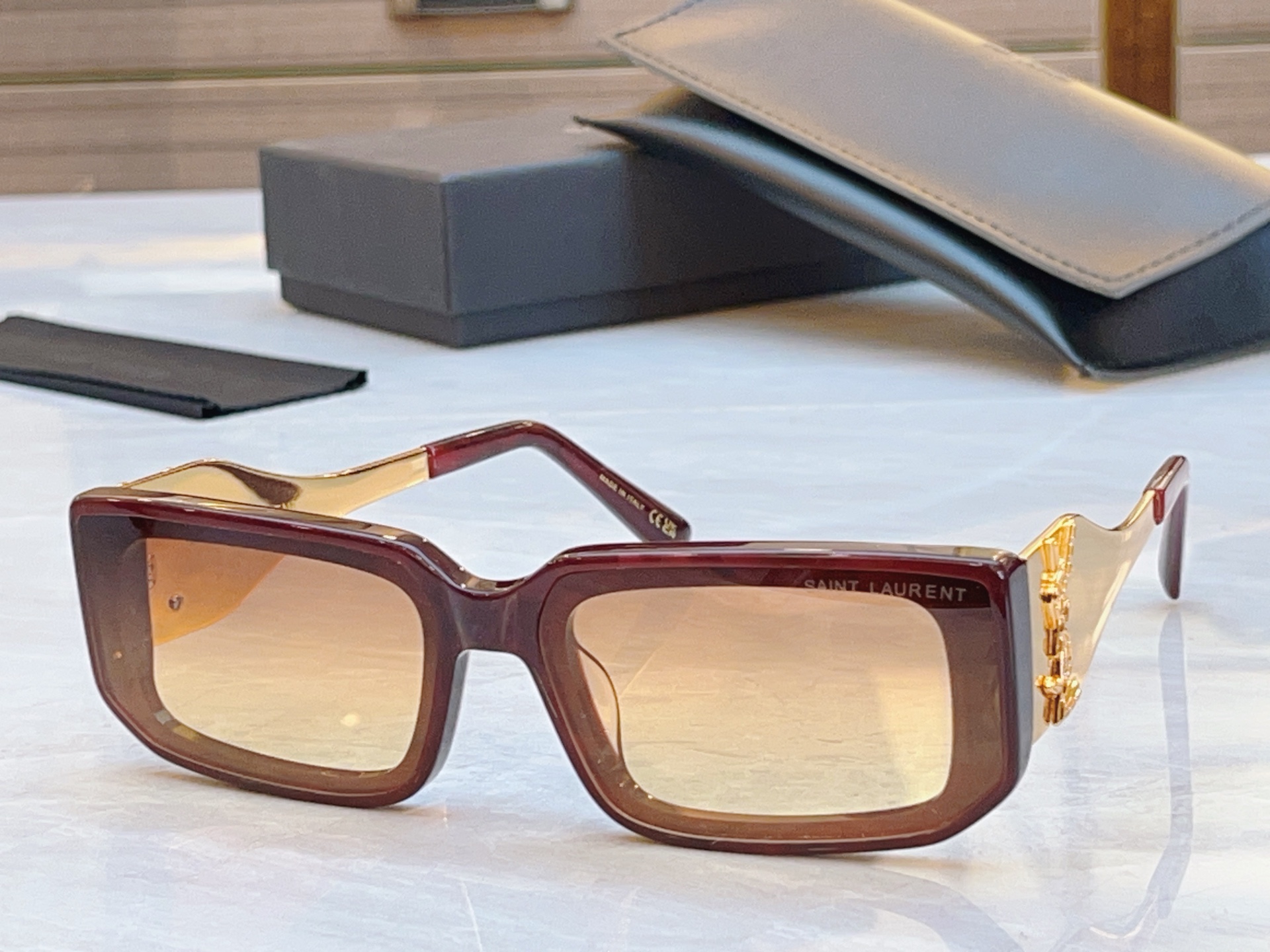 ，【SAINT LAUREN*】圣罗*兰新款太阳镜，MODEL：SL M1726L，SIZE：52口22