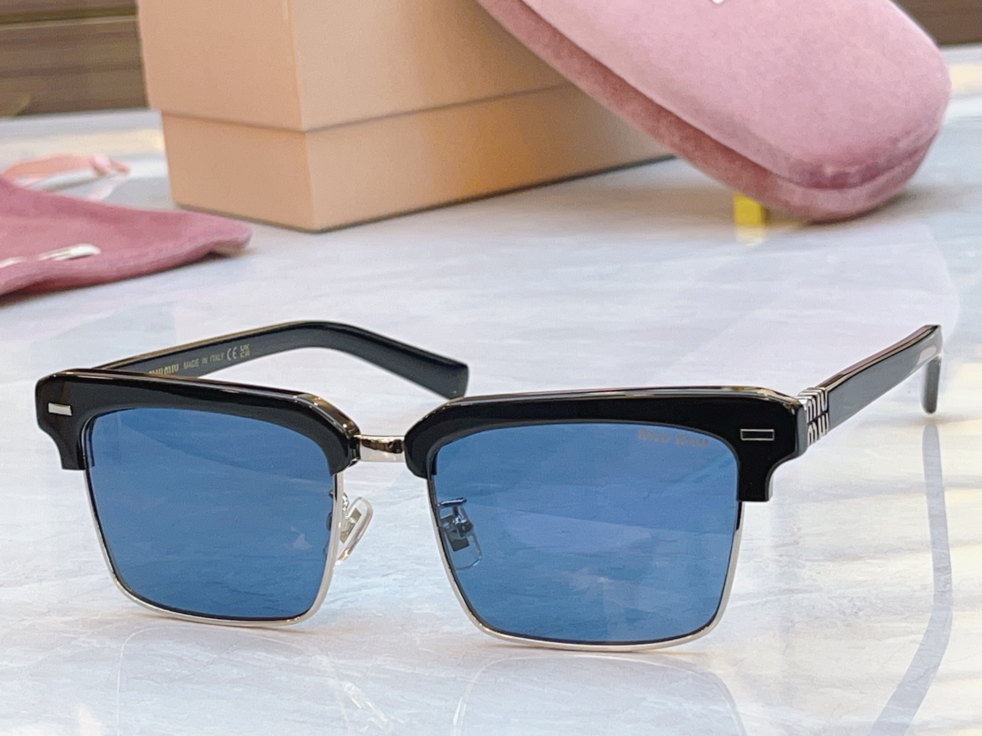 ，【MIUMI*】缪*缪新款太阳镜🕶️，Mod:VMU 10ZS，SIZE:54口17-145