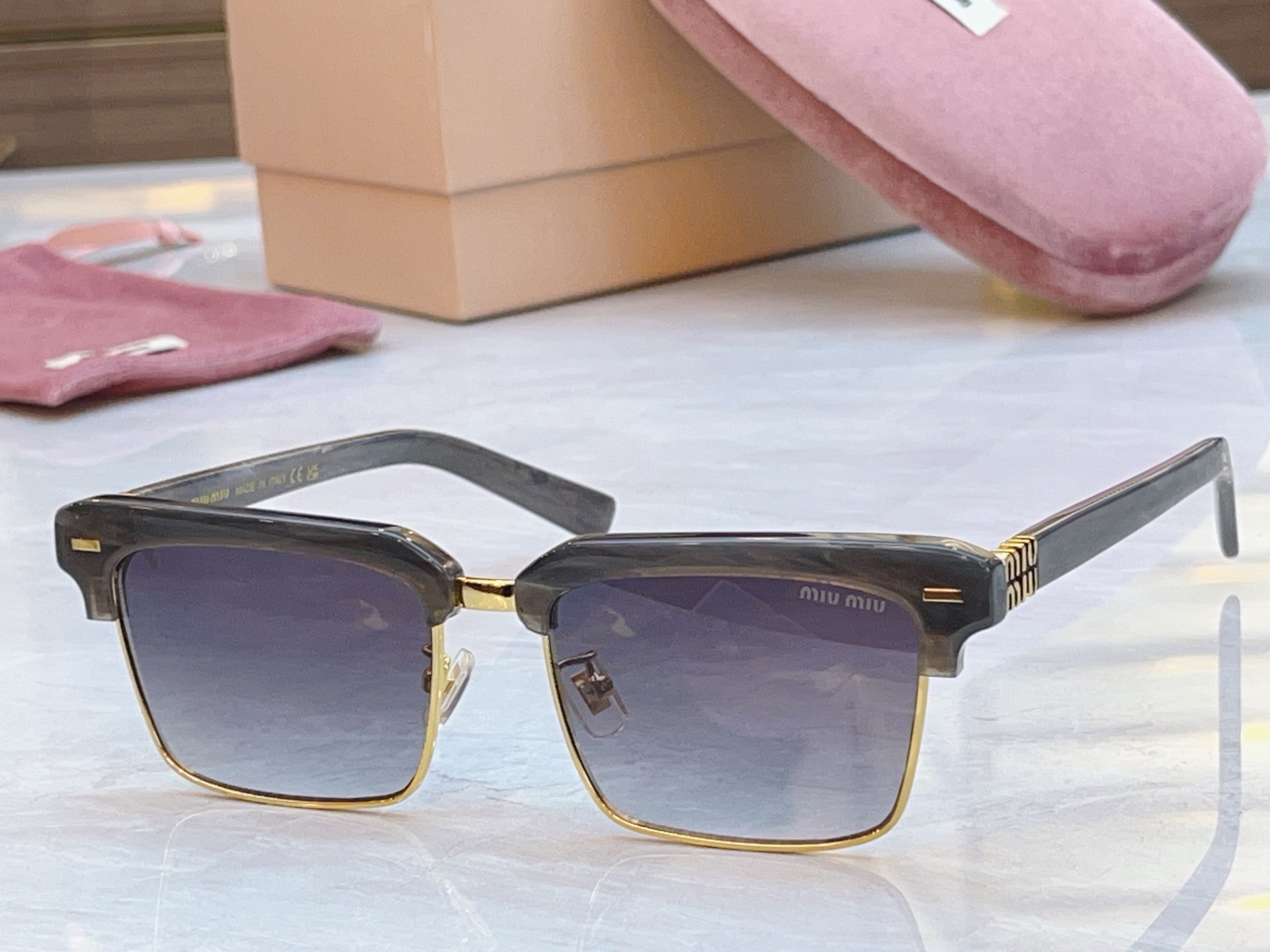 ，【MIUMI*】缪*缪新款太阳镜🕶️，Mod:VMU 10ZS，SIZE:54口17-145