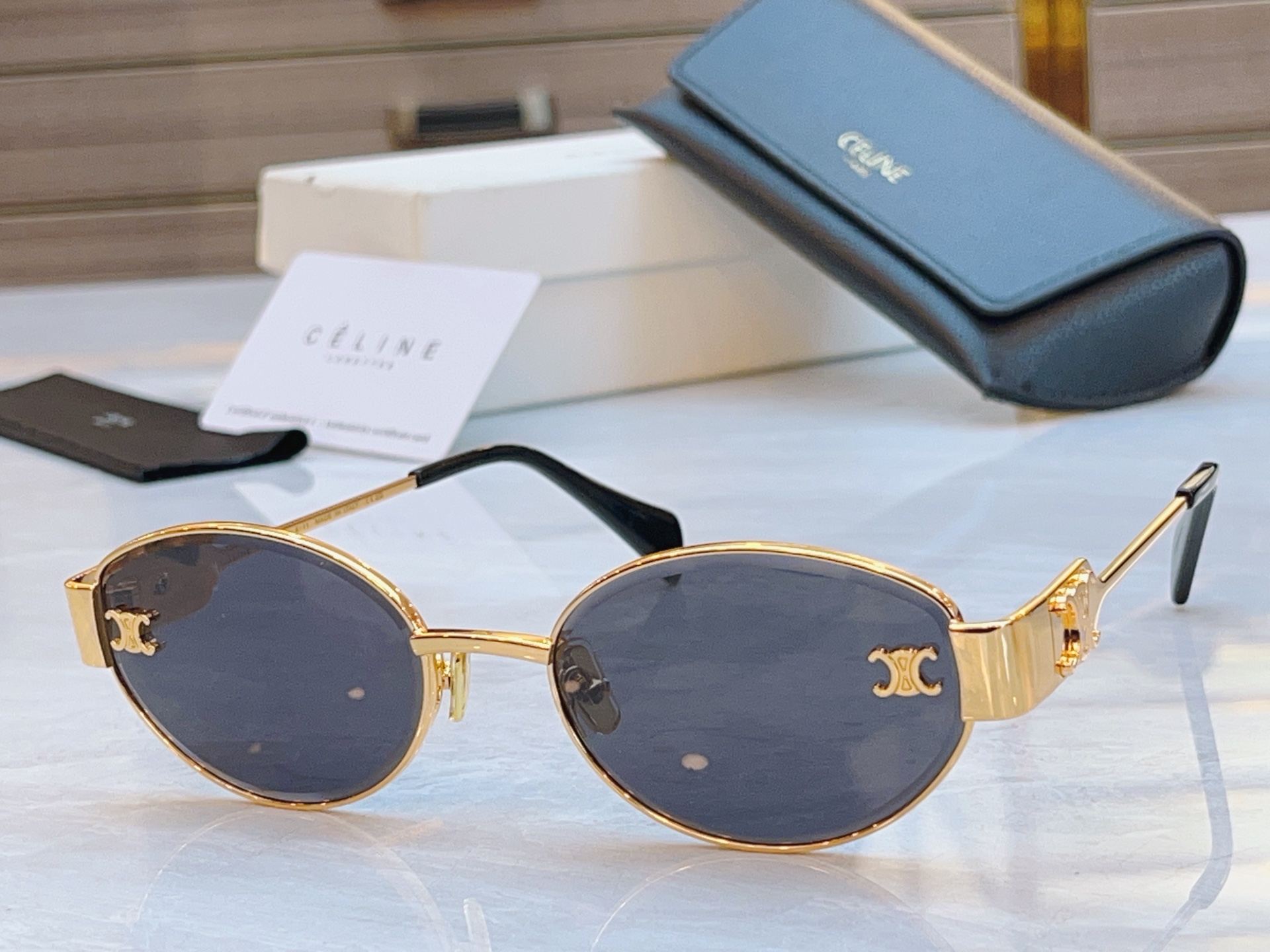 ，【CELIN*】赛*琳新款太阳镜， MODEL:CL1572LU ，SIZE: 56口18-145