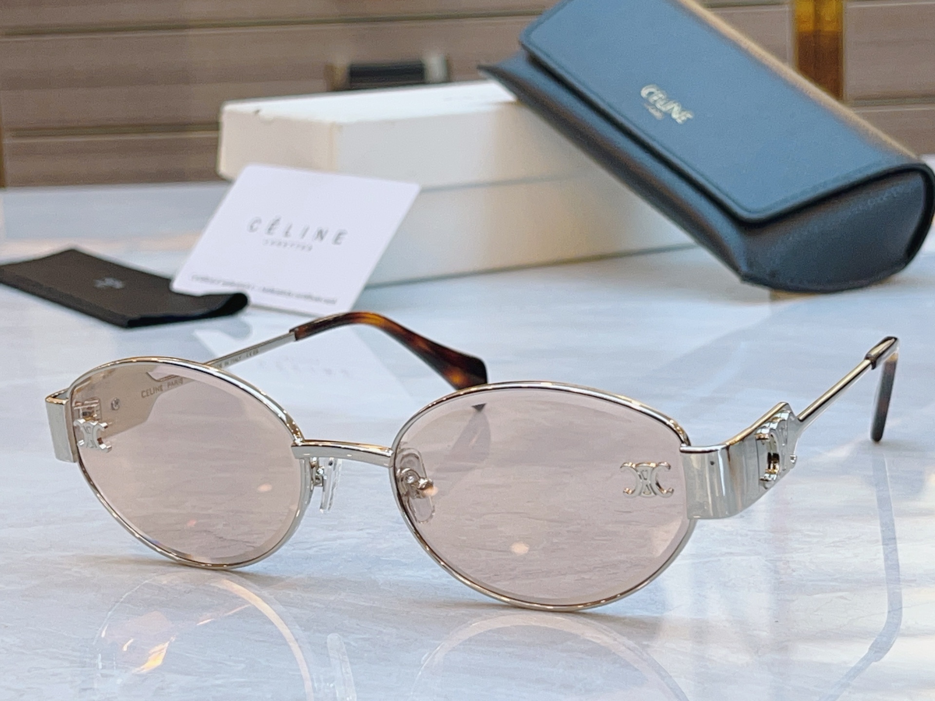 ，【CELIN*】赛*琳新款太阳镜， MODEL:CL1572LU ，SIZE: 56口18-145