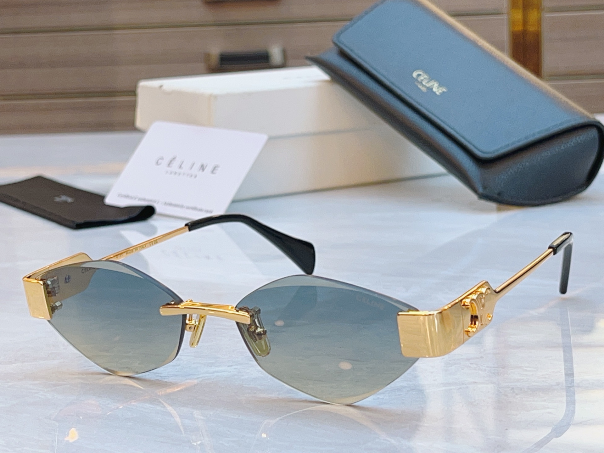 ，【CELIN*】赛*琳新款太阳镜， MODEL:CL1575LU ，SIZE: 57口17-145