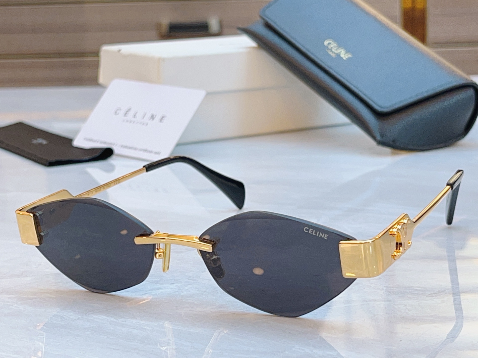 ，【CELIN*】赛*琳新款太阳镜， MODEL:CL1575LU ，SIZE: 57口17-145