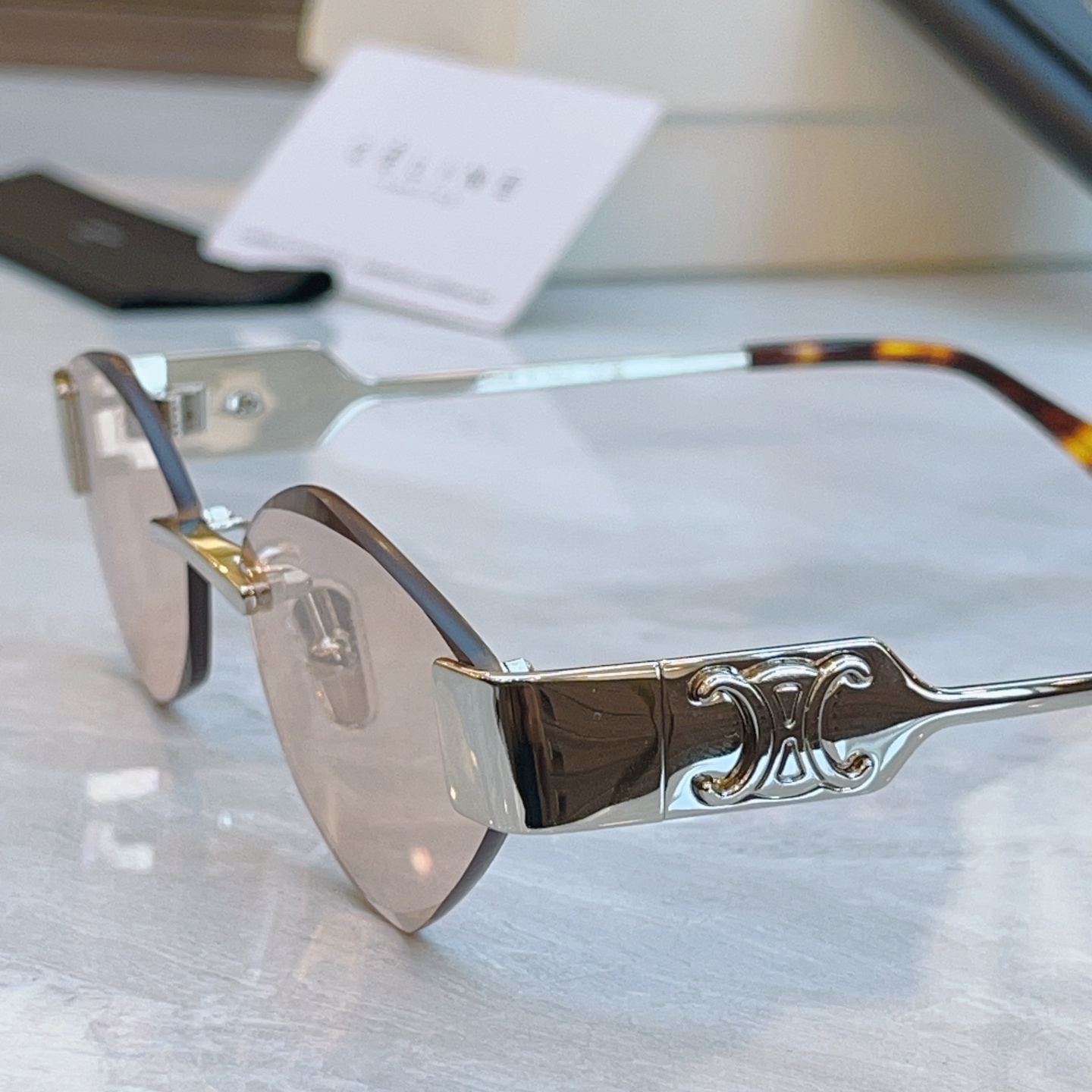 ，【CELIN*】赛*琳新款太阳镜， MODEL:CL1575LU ，SIZE: 57口17-145