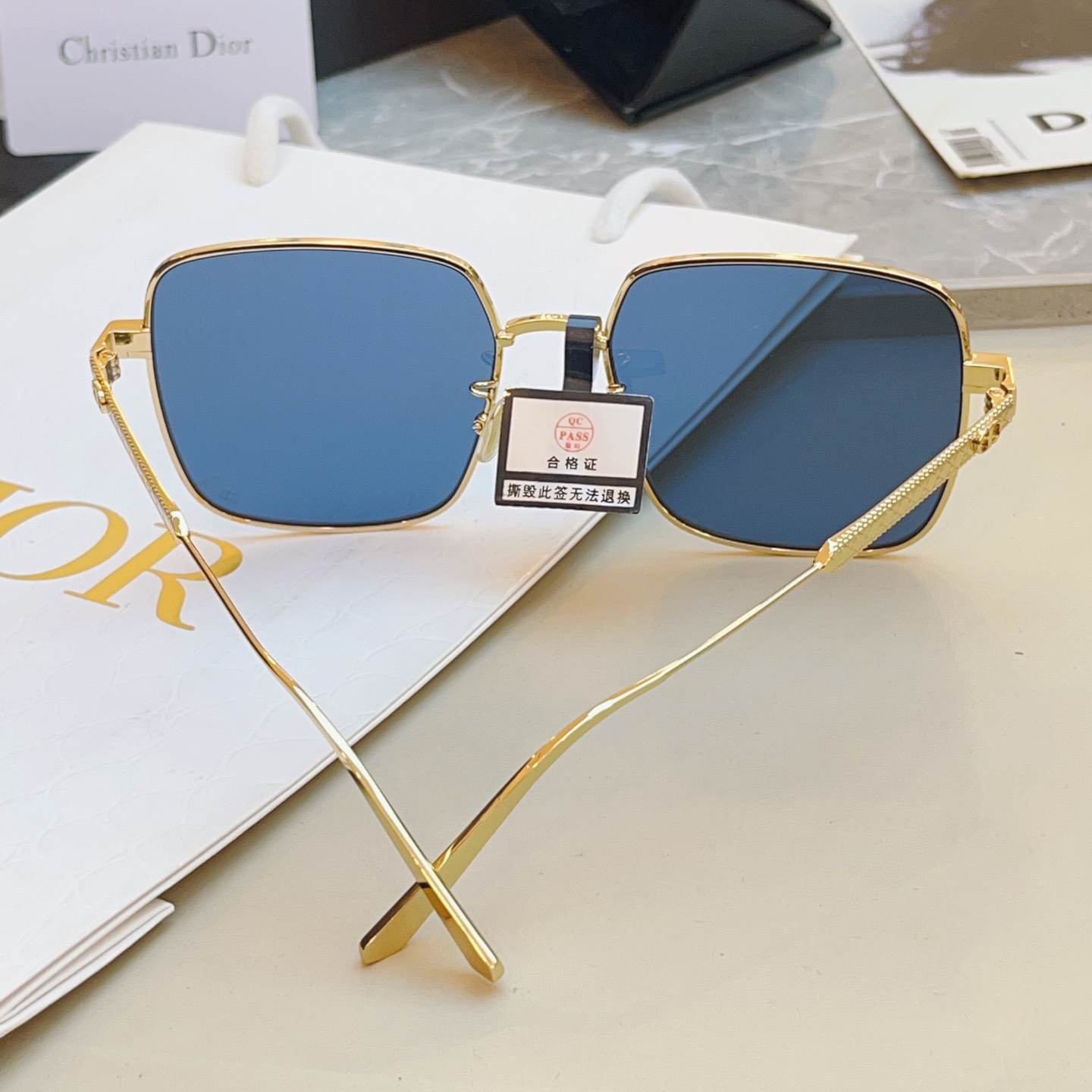 ，【DIO* 】迪*奥新款太阳镜🕶️，高版本 18K金电镀✨MODEL：DiorCannage S1U，
