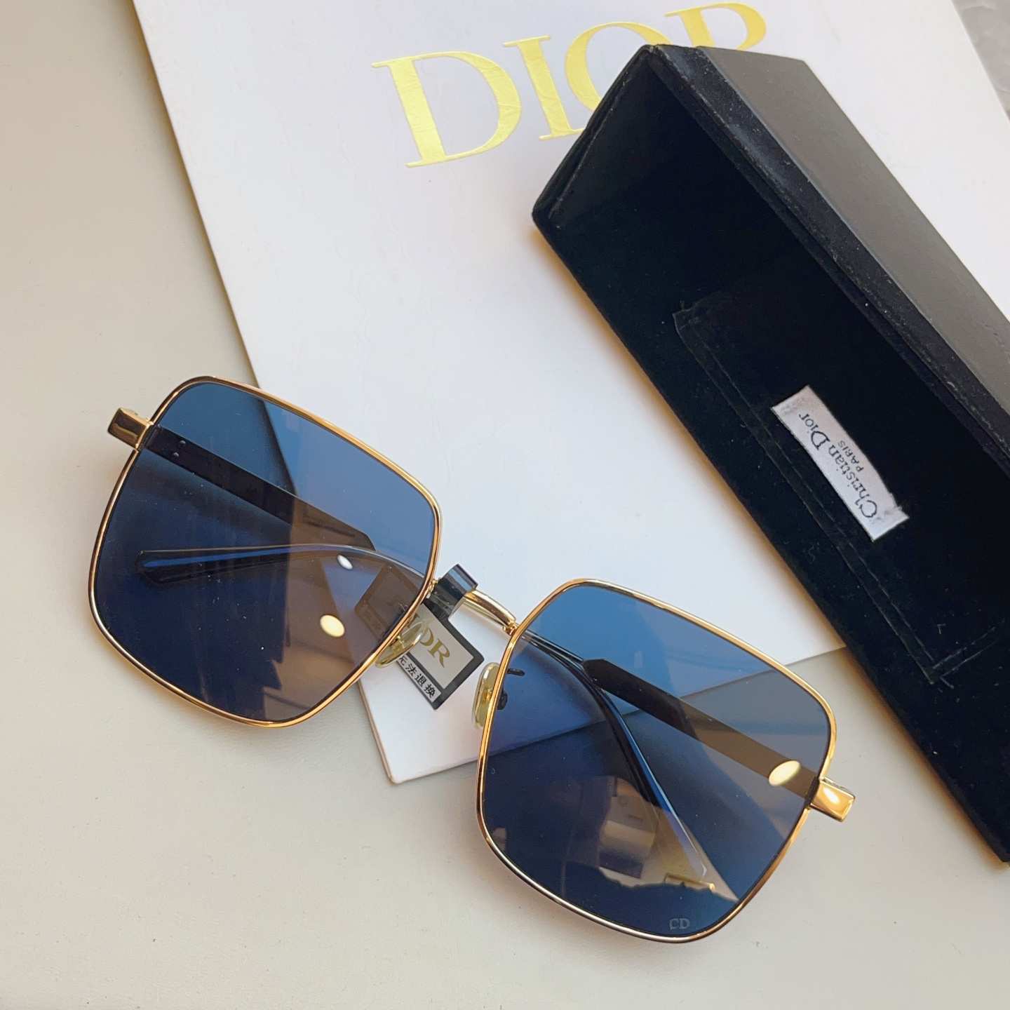 ，【DIO* 】迪*奥新款太阳镜🕶️，高版本 18K金电镀✨MODEL：DiorCannage S1U，