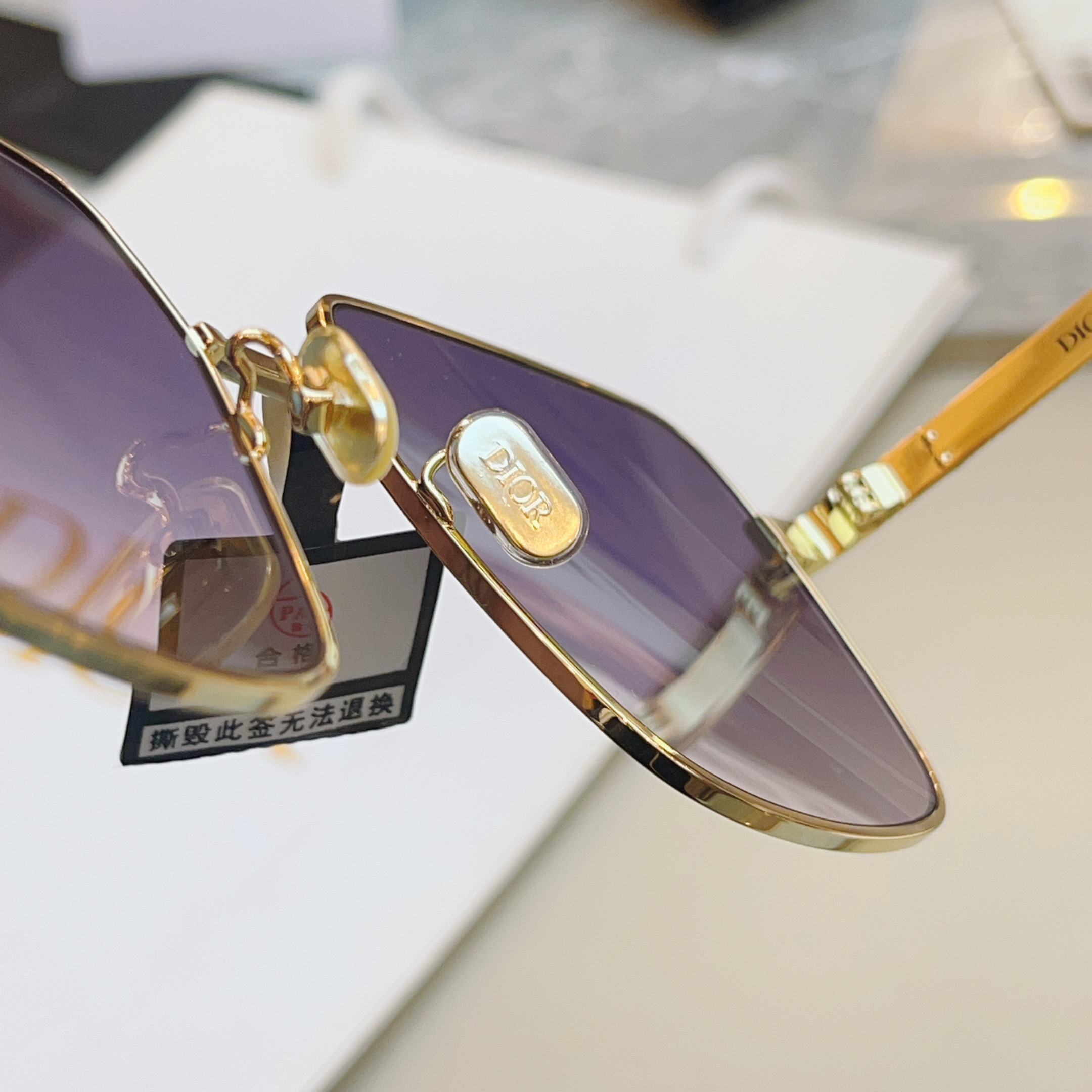 ，【DIO* 】迪*奥新款太阳镜🕶️，高版本 18K金电镀✨MODEL：DiorCannage S1U，