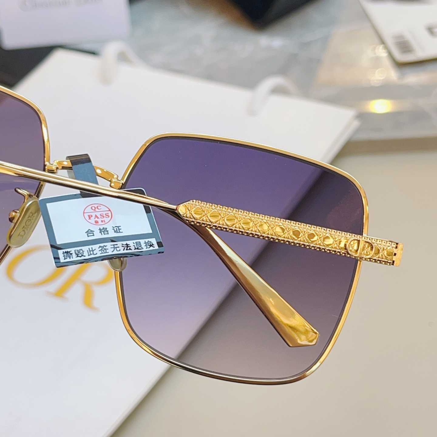 ，【DIO* 】迪*奥新款太阳镜🕶️，高版本 18K金电镀✨MODEL：DiorCannage S1U，
