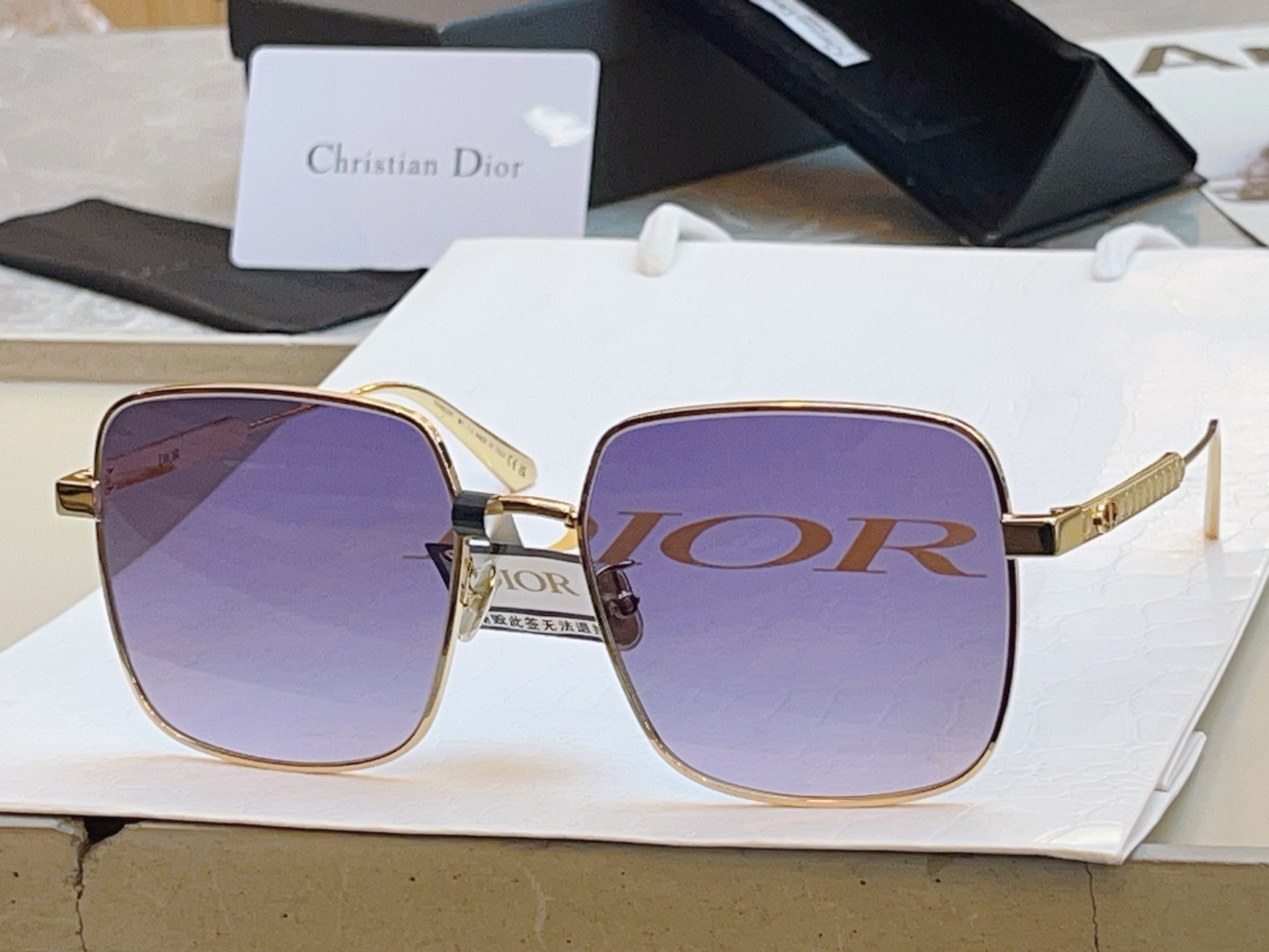 ，【DIO* 】迪*奥新款太阳镜🕶️，高版本 18K金电镀✨MODEL：DiorCannage S1U，