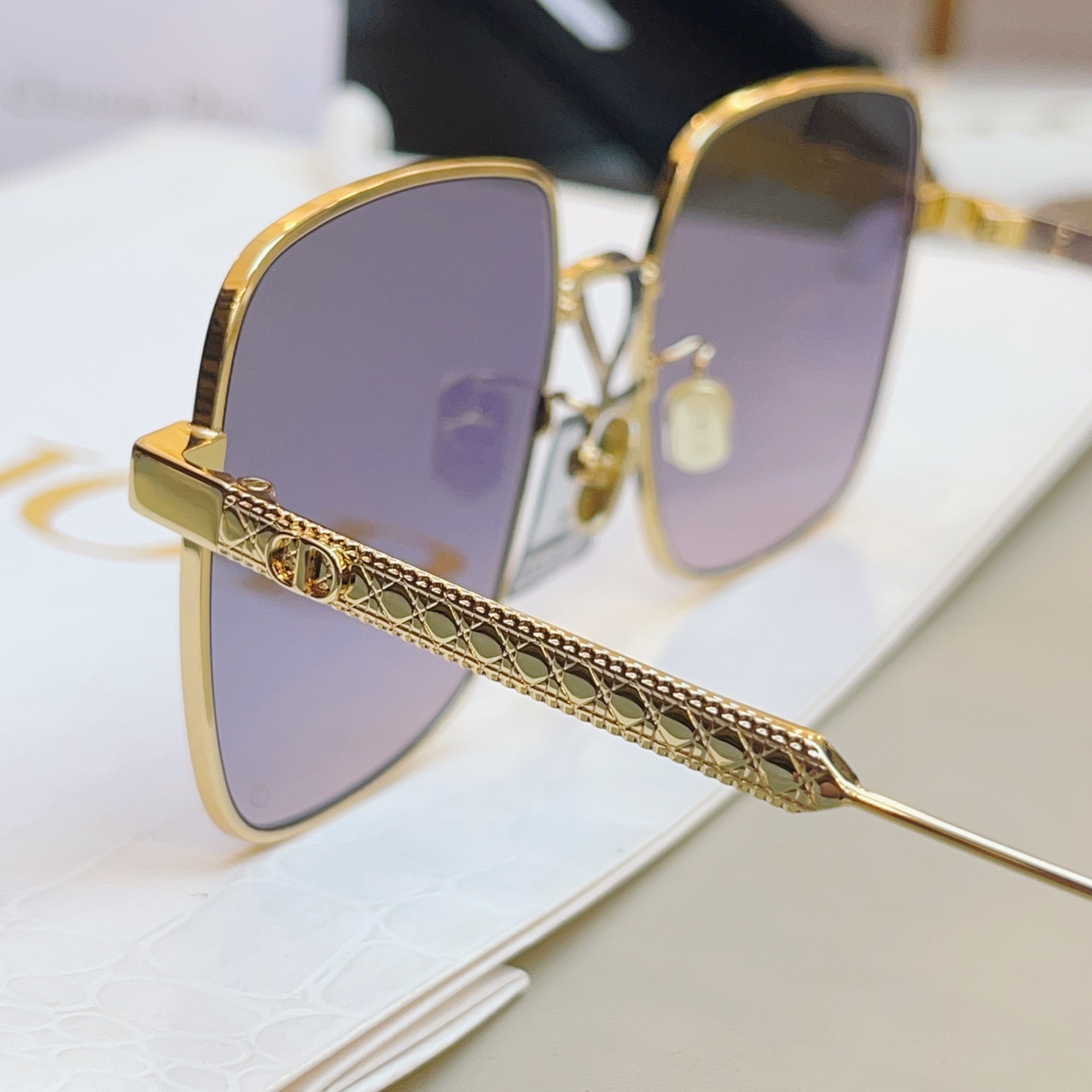 ，【DIO* 】迪*奥新款太阳镜🕶️，高版本 18K金电镀✨MODEL：DiorCannage S1U，
