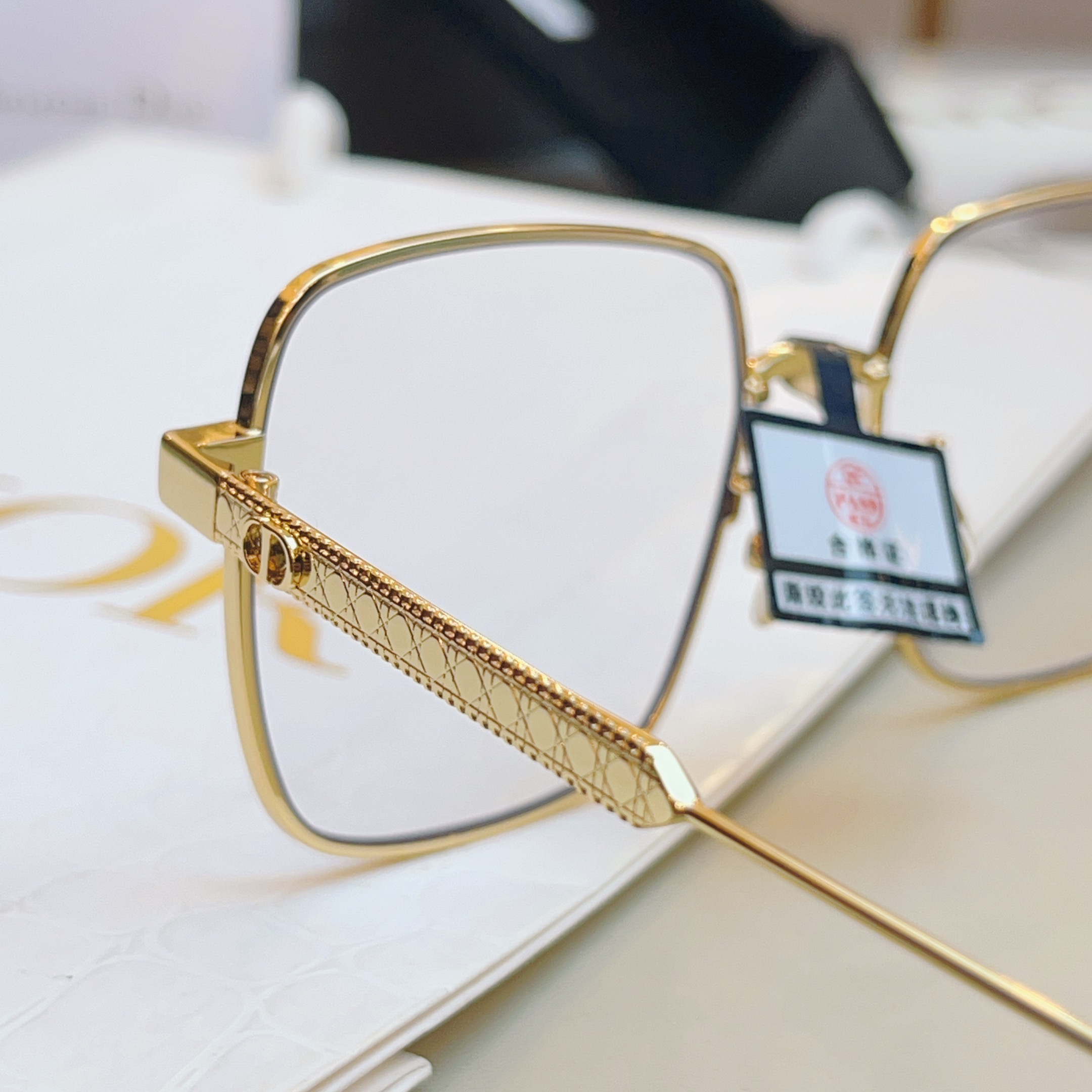 ，【DIO* 】迪*奥新款太阳镜🕶️，高版本 18K金电镀✨MODEL：DiorCannage S1U，