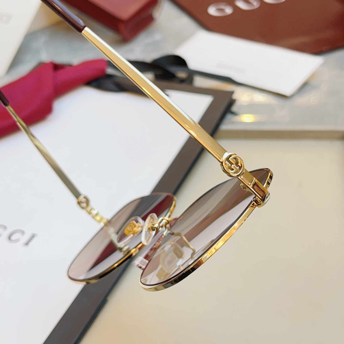 ，【GUCC*】古*驰新款太阳镜 高版本✨，MODEL：GG1089SA，SIZE：61口15-145 