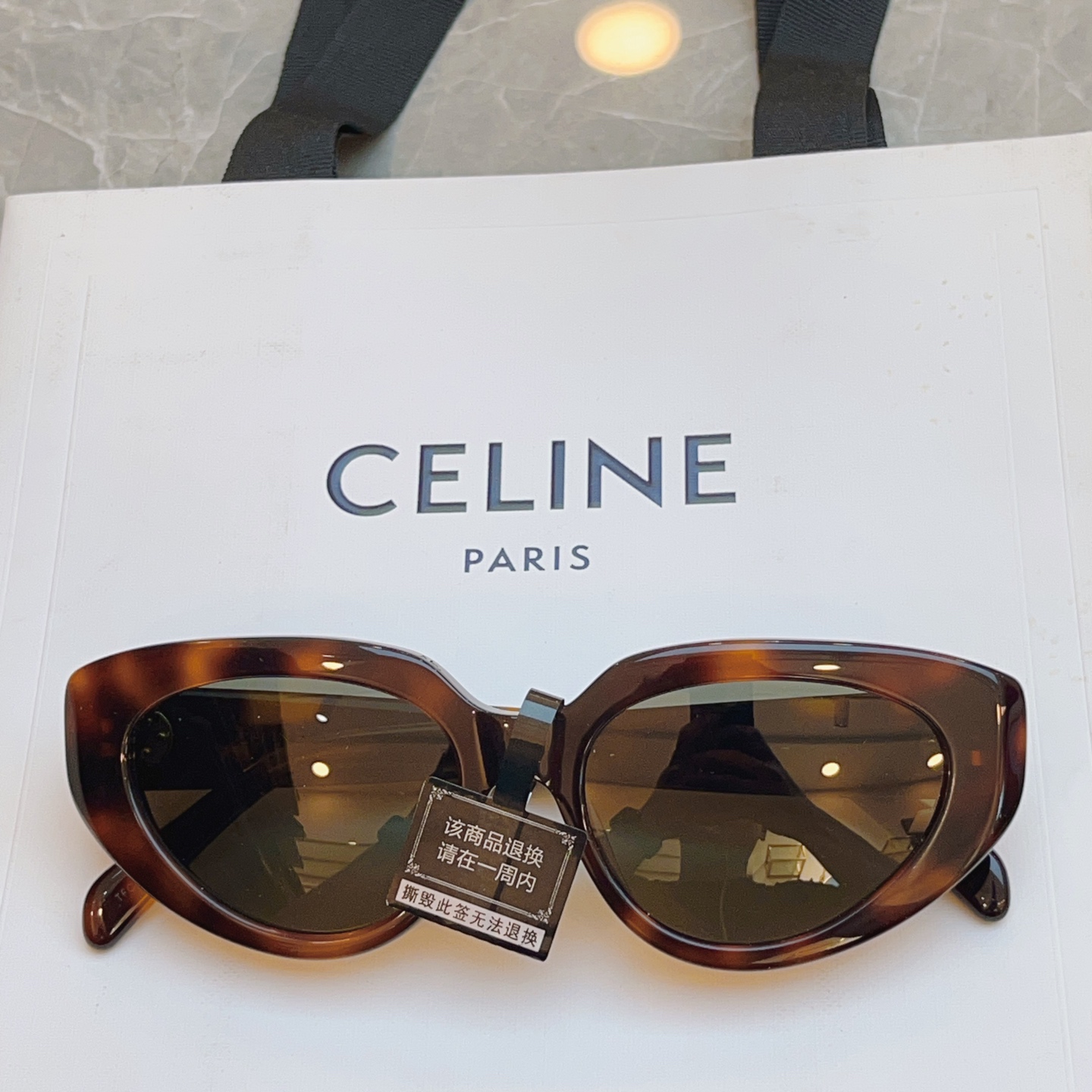 ，【CELIN*】赛*琳新款太阳镜🕶️ 高品质✨， MODEL:CL40286I，SIZE: 53口17-145
