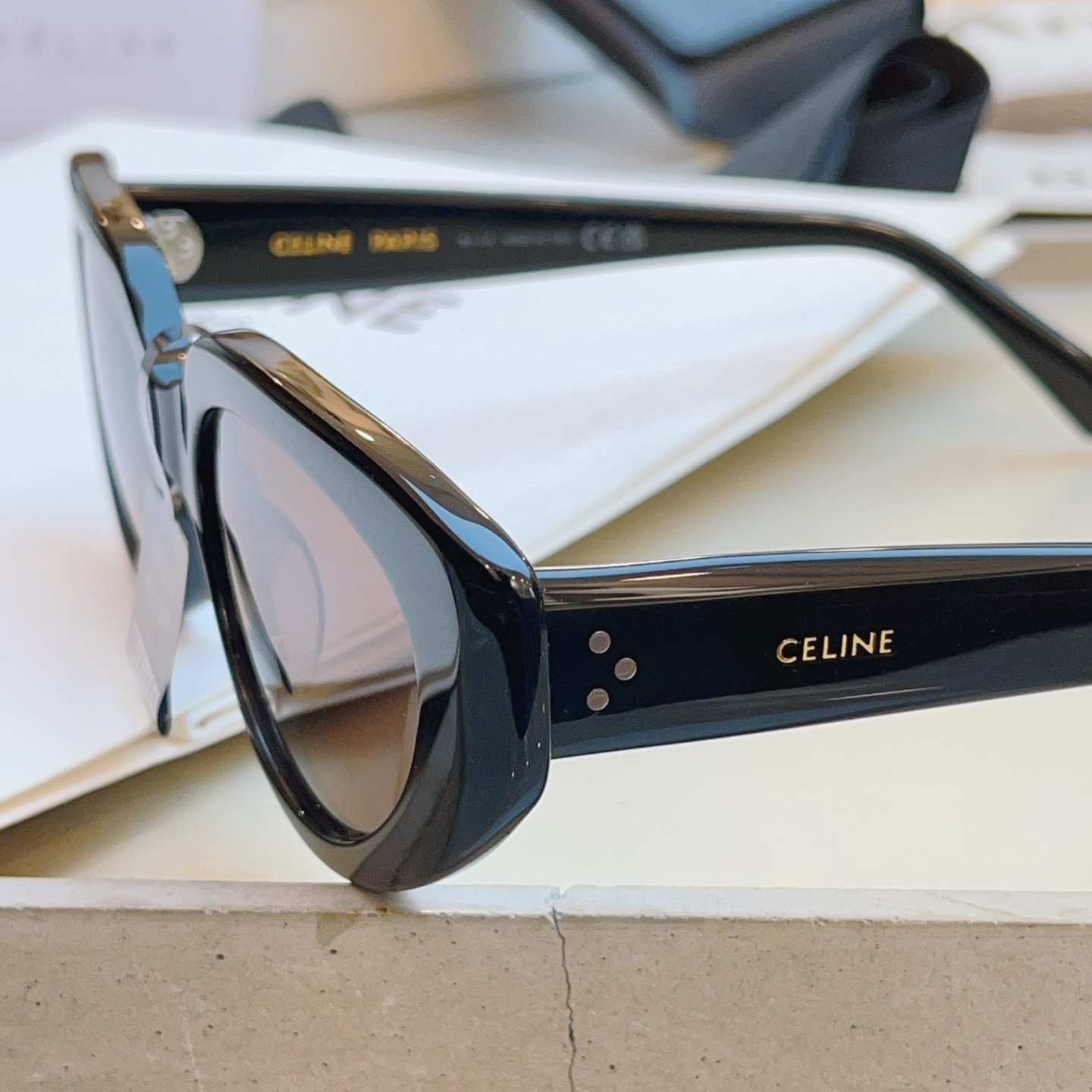 ，【CELIN*】赛*琳新款太阳镜🕶️ 高品质✨， MODEL:CL40286I，SIZE: 53口17-145