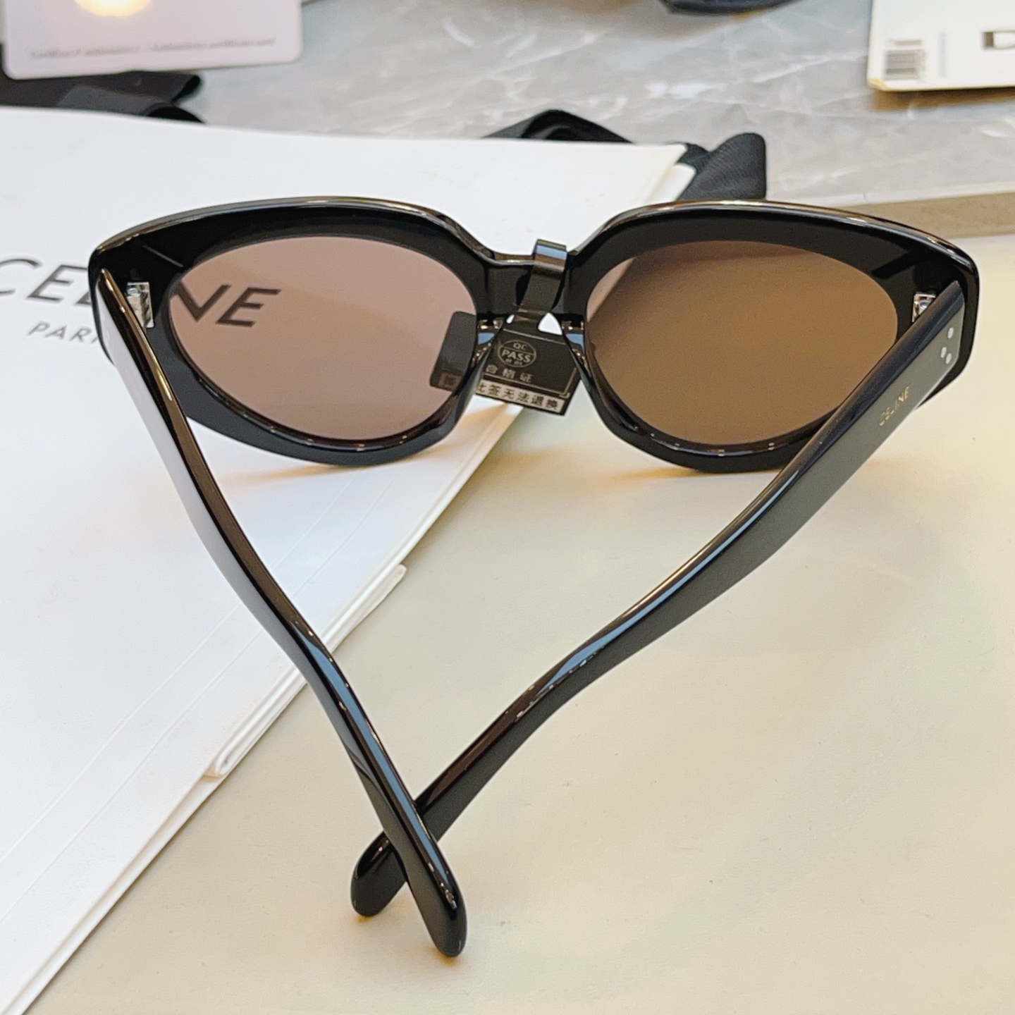 ，【CELIN*】赛*琳新款太阳镜🕶️ 高品质✨， MODEL:CL40286I，SIZE: 53口17-145