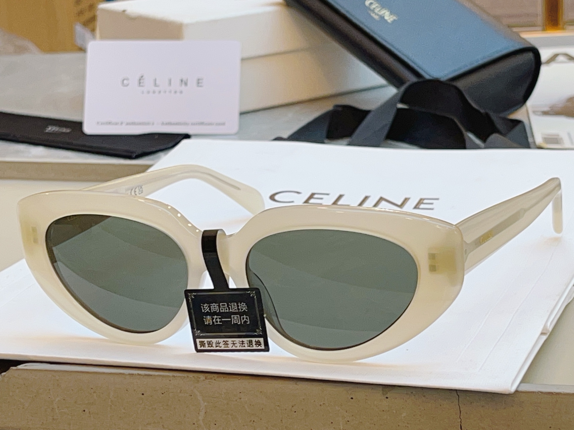 ，【CELIN*】赛*琳新款太阳镜🕶️ 高品质✨， MODEL:CL40286I，SIZE: 53口17