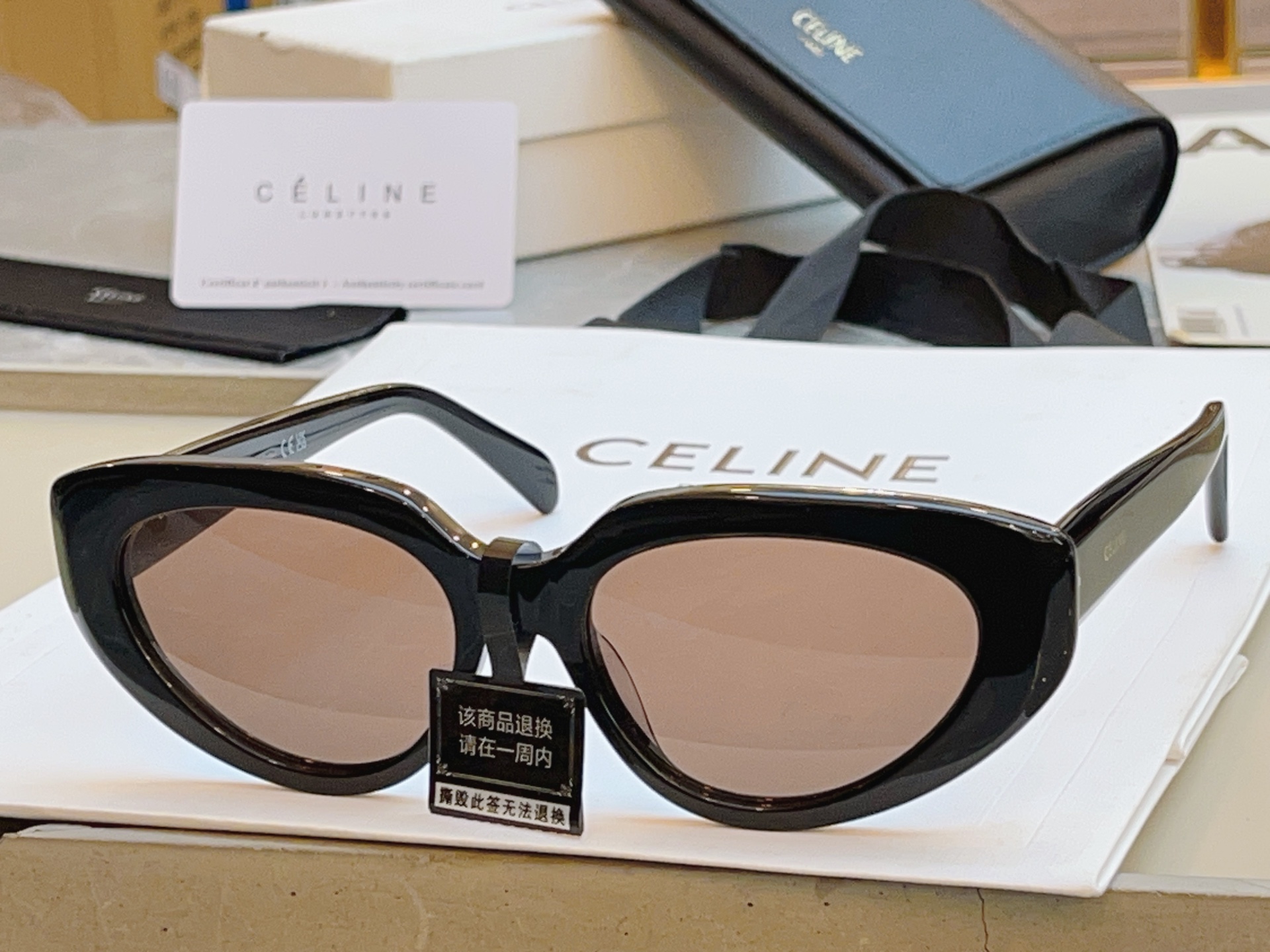 ，【CELIN*】赛*琳新款太阳镜🕶️ 高品质✨， MODEL:CL40286I，SIZE: 53口17