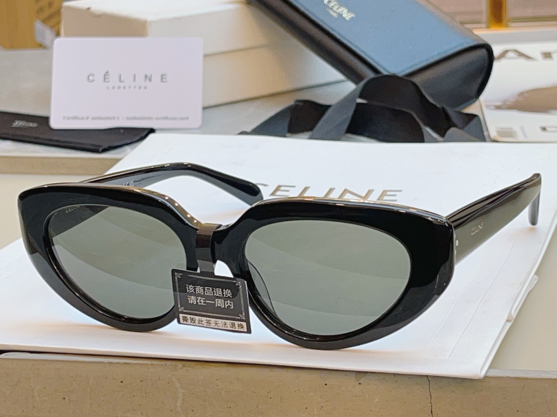 ，【CELIN*】赛*琳新款太阳镜🕶️ 高品质✨， MODEL:CL40286I，SIZE: 53口17