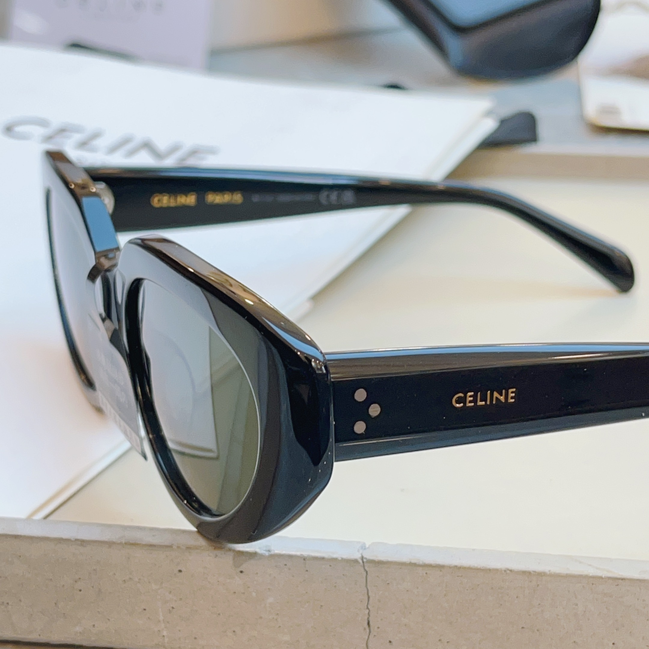 ，【CELIN*】赛*琳新款太阳镜🕶️ 高品质✨， MODEL:CL40286I，SIZE: 53口17-145