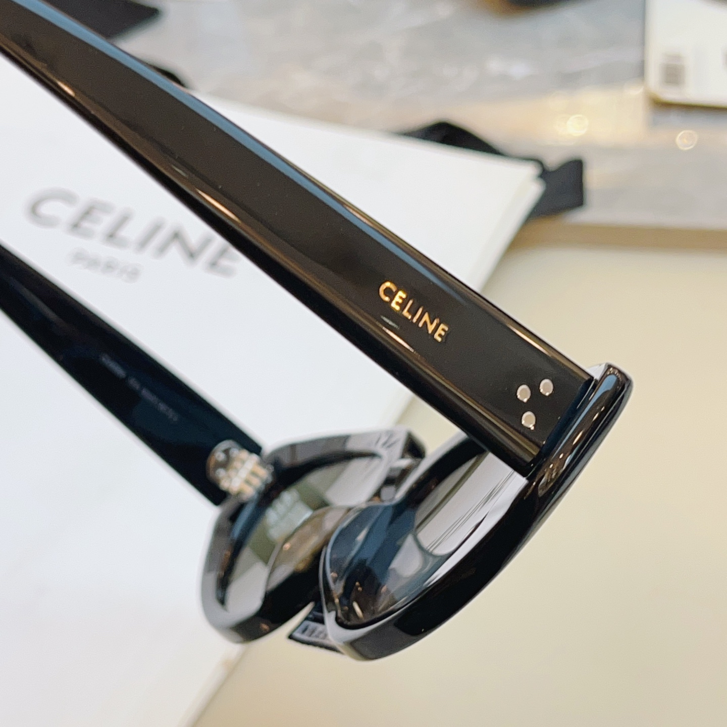 ，【CELIN*】赛*琳新款太阳镜🕶️ 高品质✨， MODEL:CL40286I，SIZE: 53口17-145