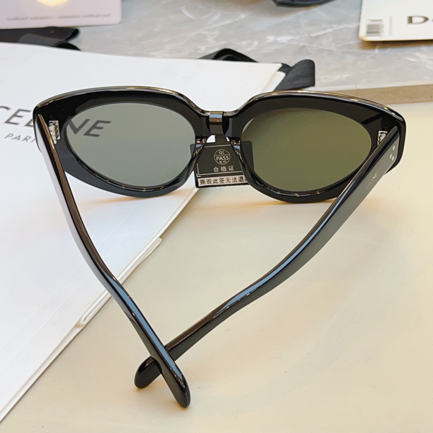 ，【CELIN*】赛*琳新款太阳镜🕶️ 高品质✨， MODEL:CL40286I，SIZE: 53口17-145