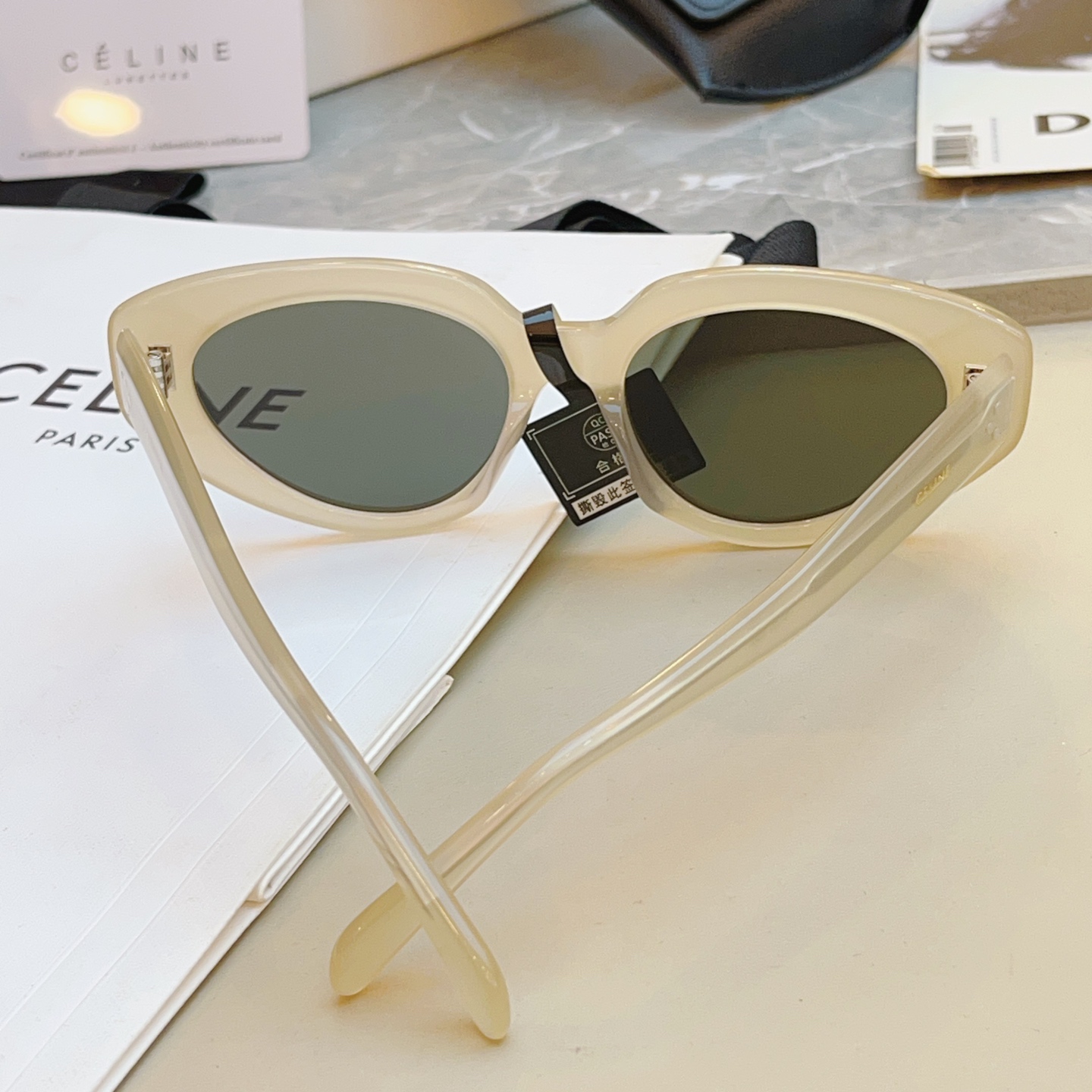 ，【CELIN*】赛*琳新款太阳镜🕶️ 高品质✨， MODEL:CL40286I，SIZE: 53口17