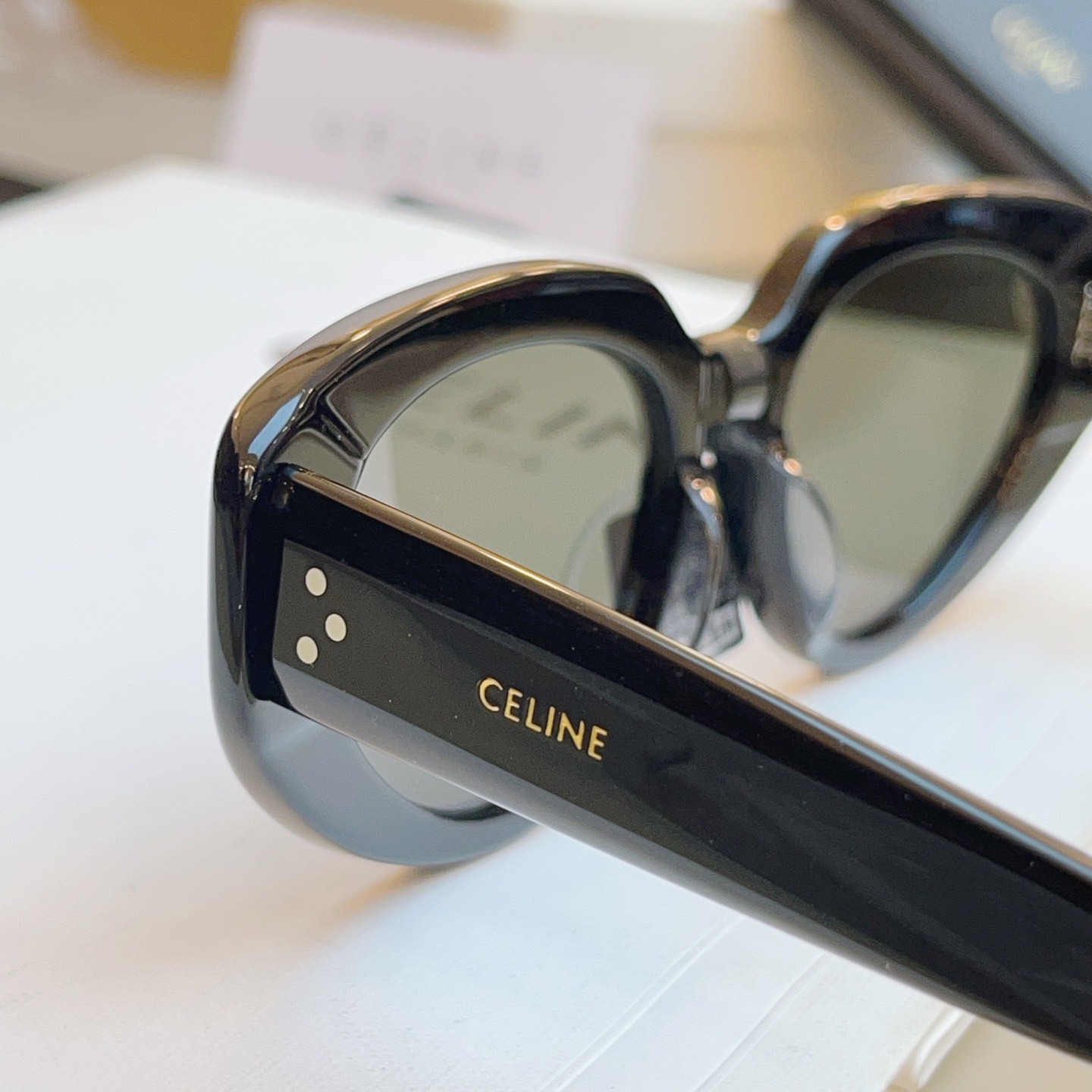 ，【CELIN*】赛*琳新款太阳镜🕶️ 高品质✨， MODEL:CL40286I，SIZE: 53口17-145