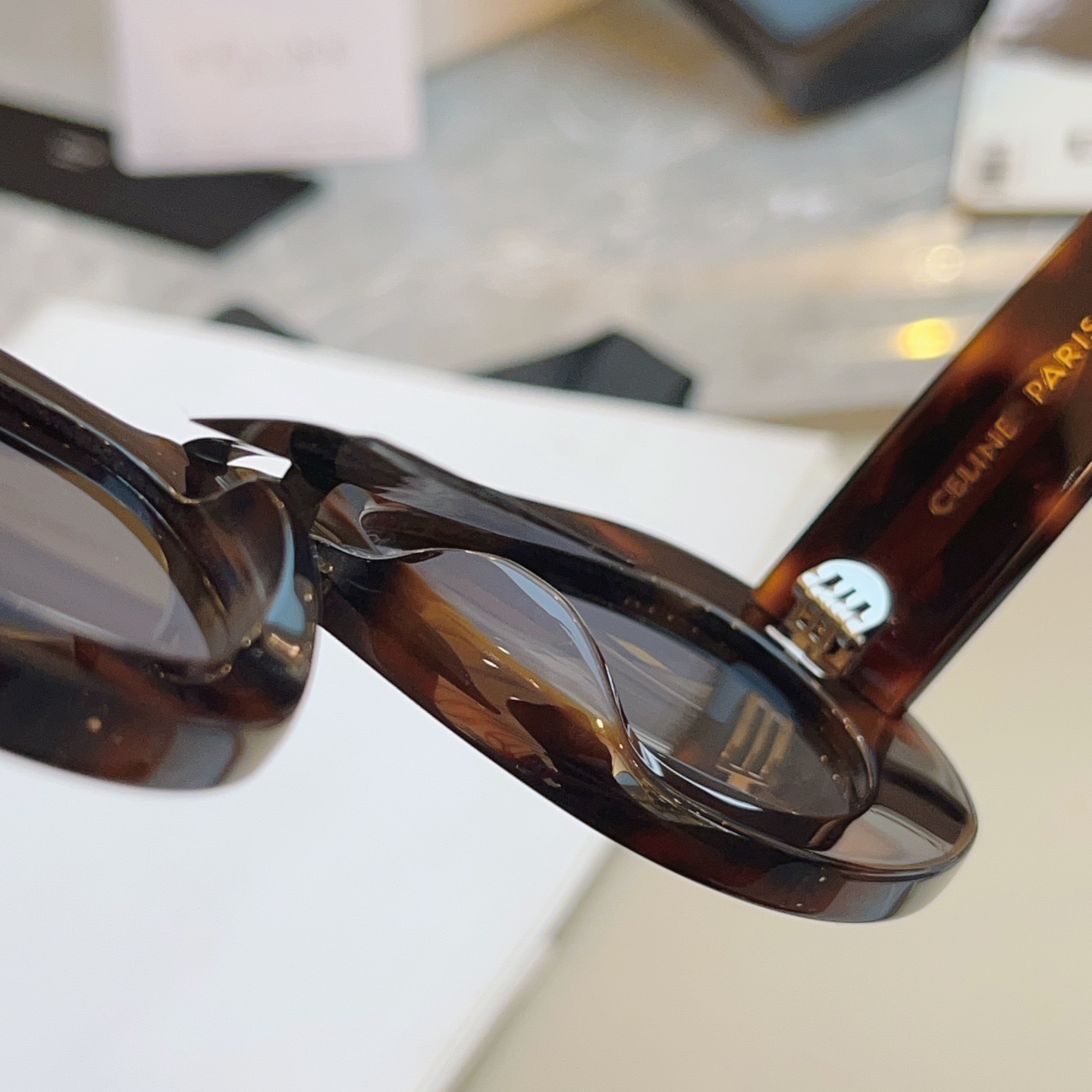 ，【CELIN*】赛*琳新款太阳镜🕶️ 高品质✨， MODEL:CL40312U，SIZE: 53口22